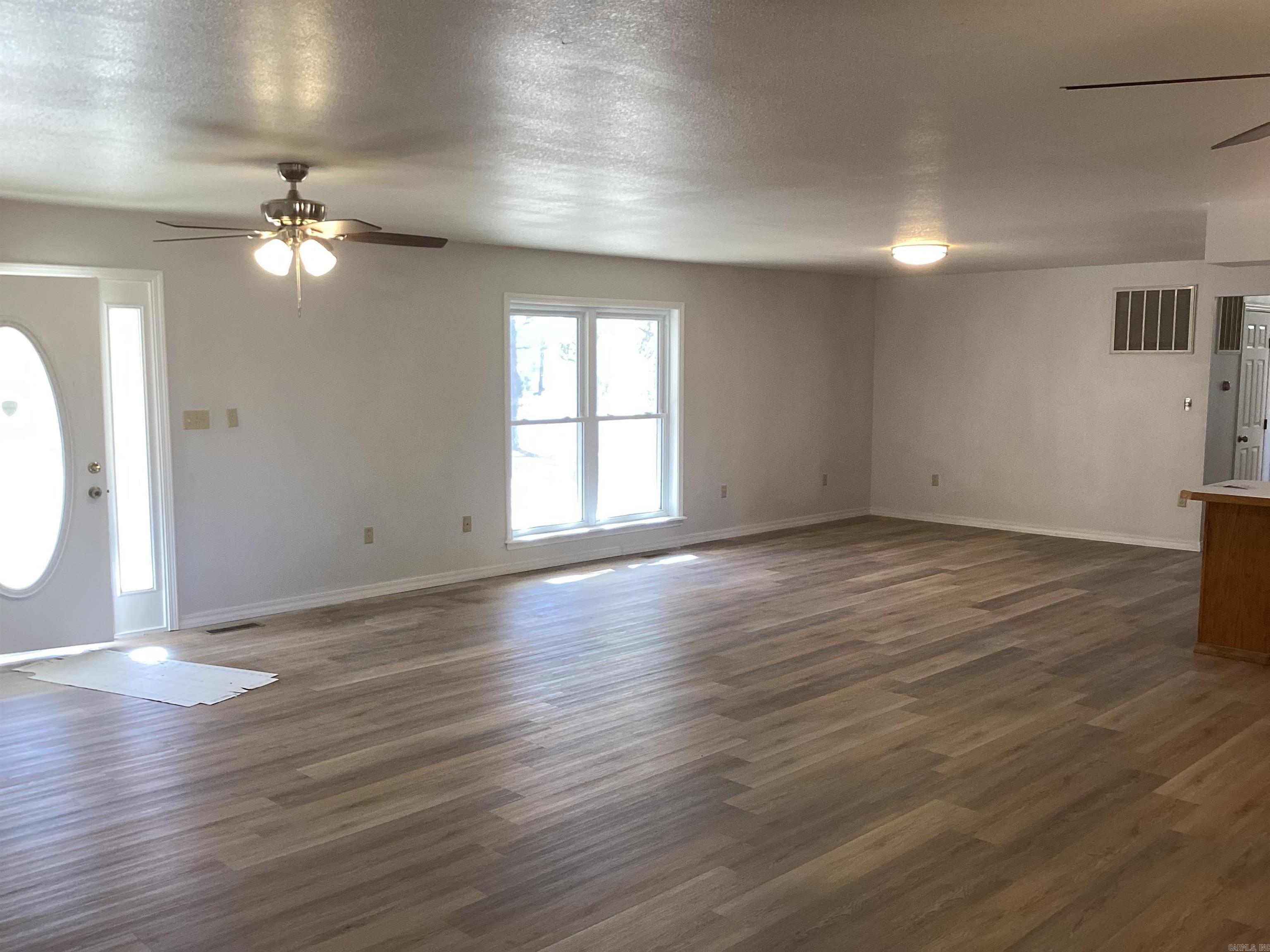 COUNTRY CLUB ESTATES - Residential