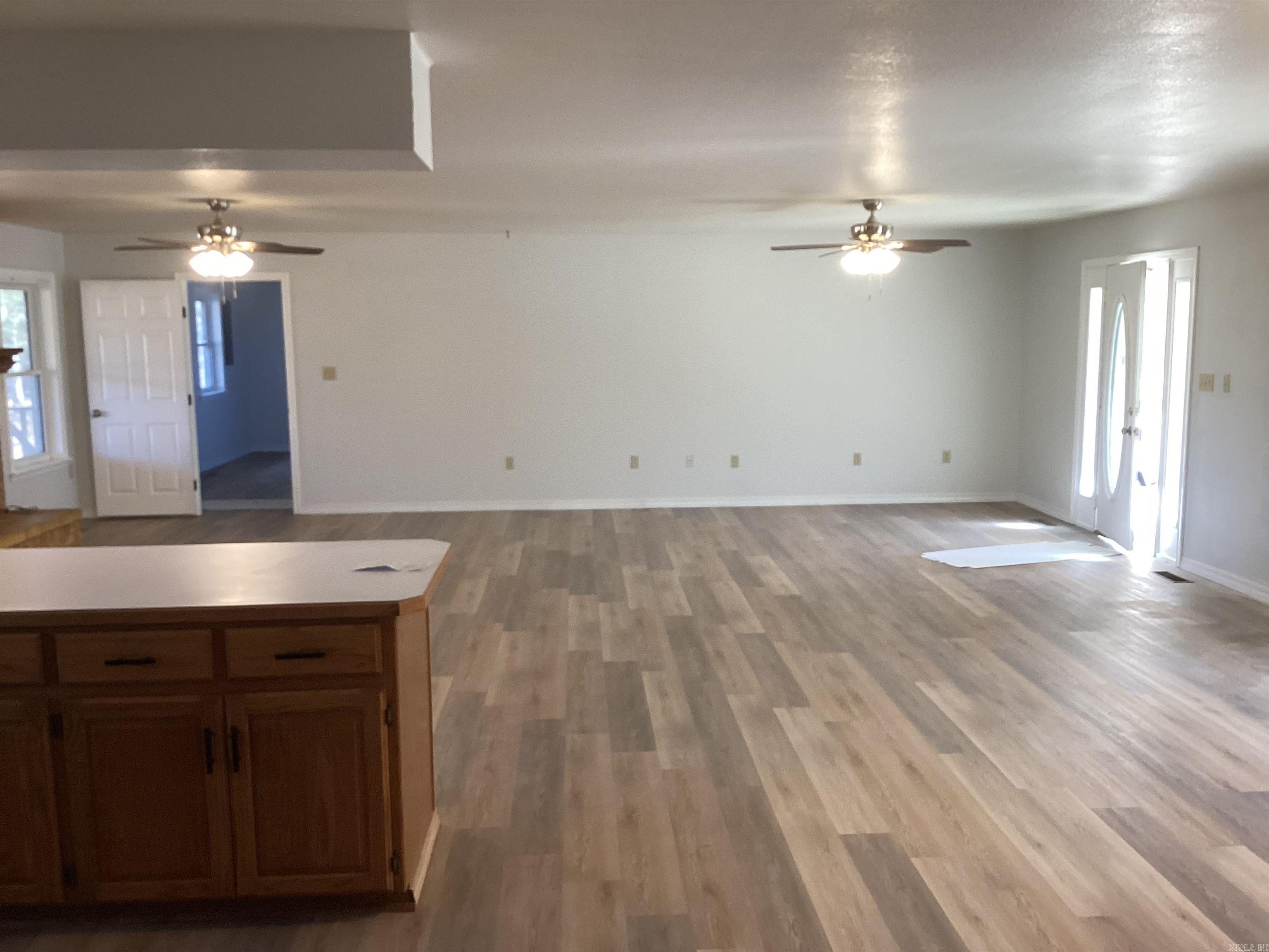 COUNTRY CLUB ESTATES - Residential