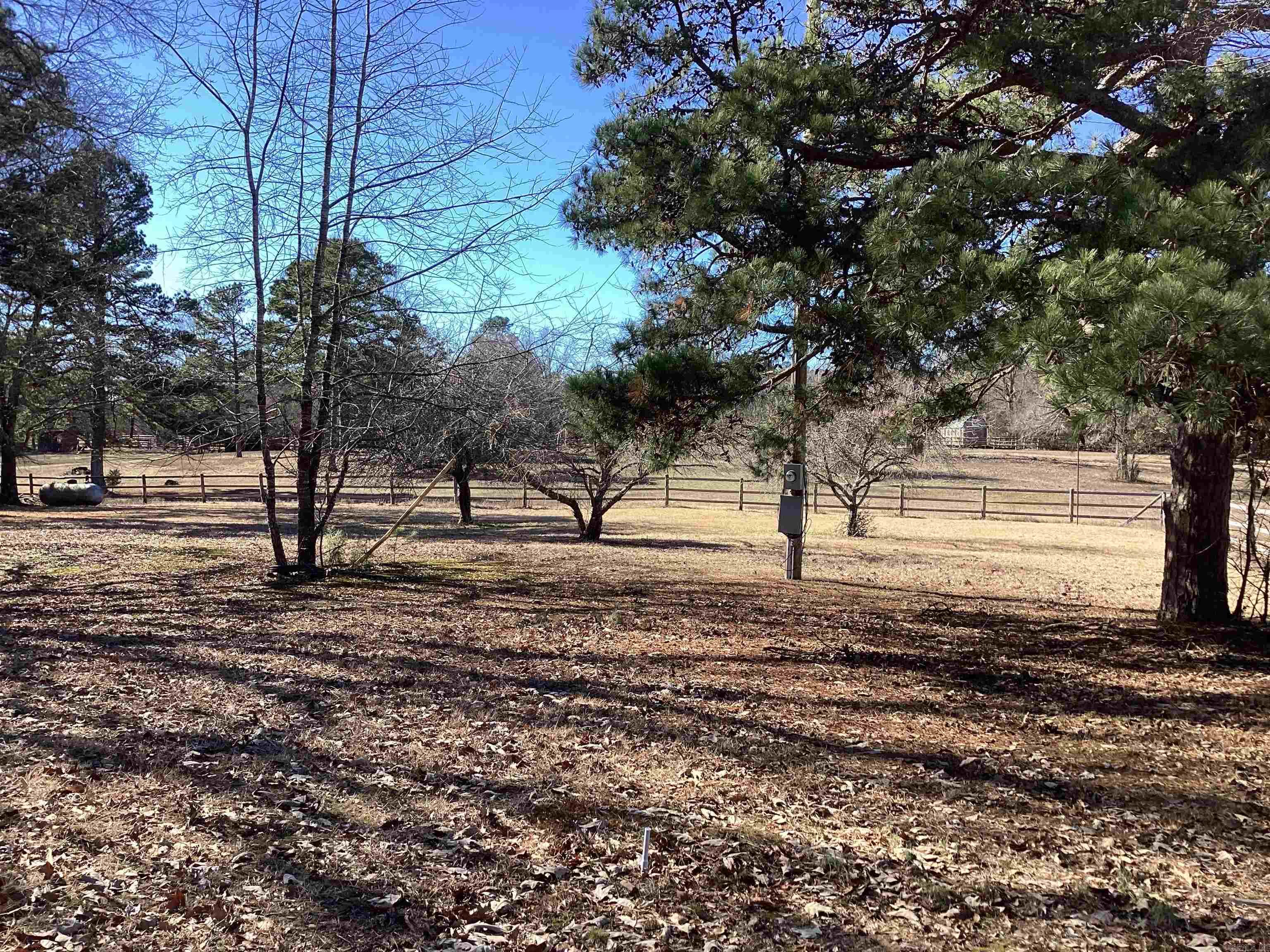 COUNTRY CLUB ESTATES - Residential