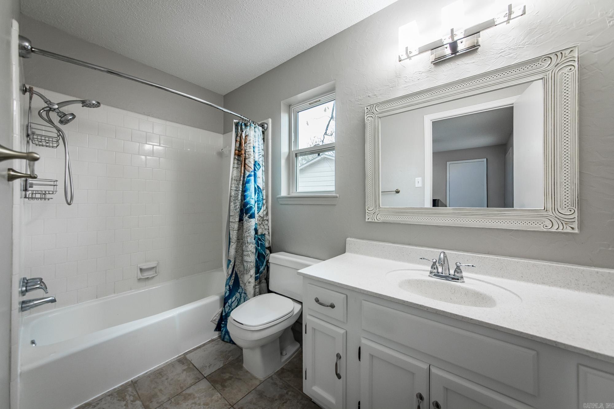 INDIAN HILLS - Residential