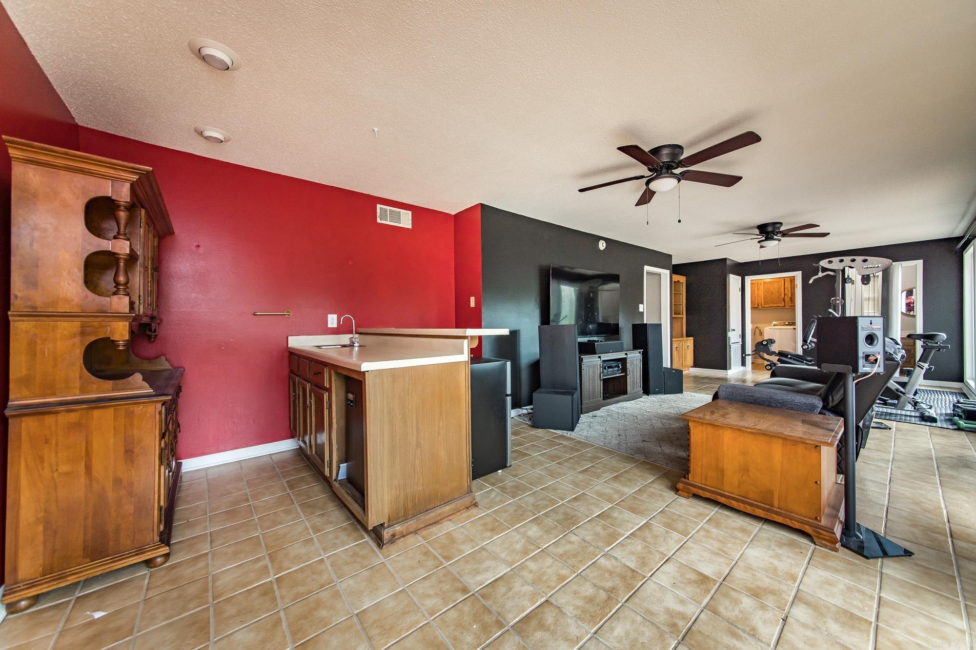 INDIAN HILLS - Residential