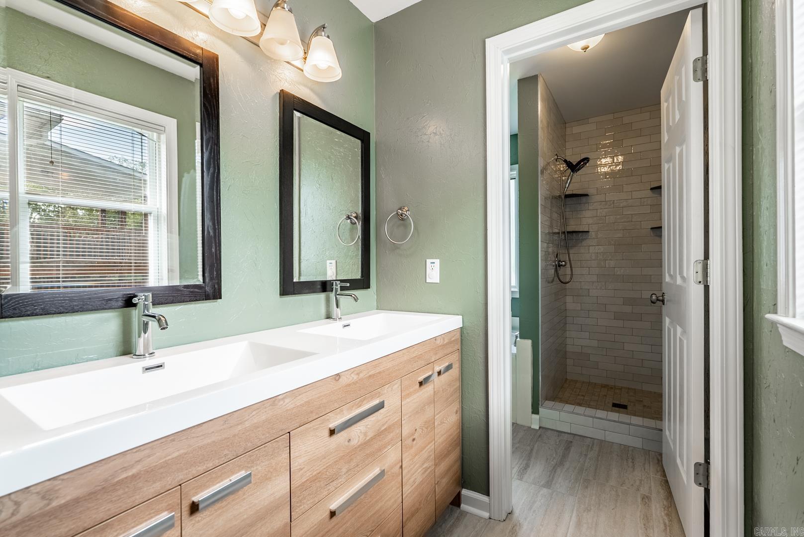 NORTH POINTE ADDN - Residential