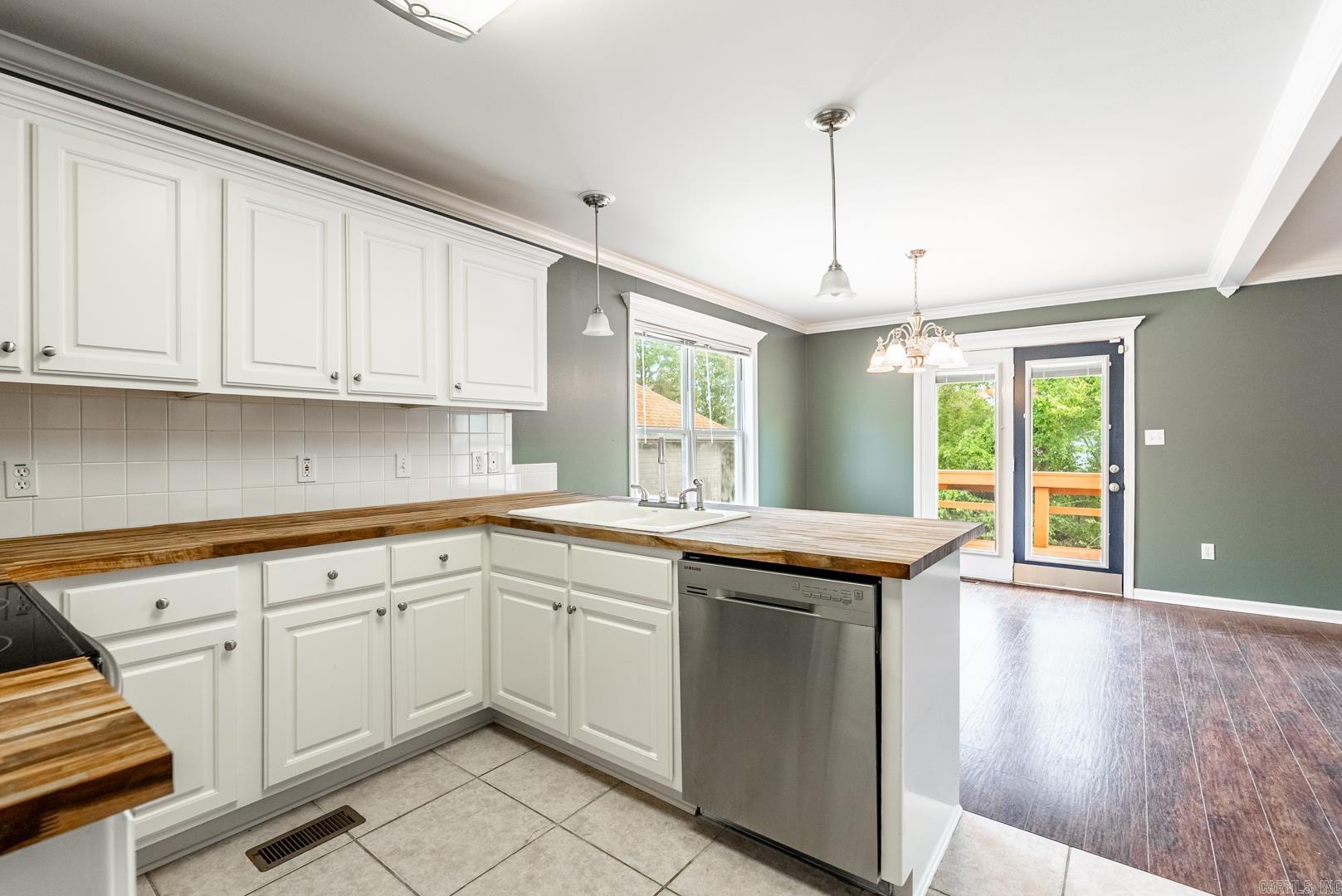 NORTH POINTE ADDN - Residential