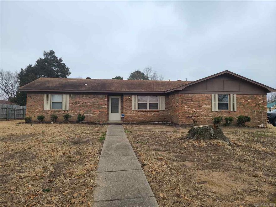 3 bedroom 2 bath home in Stonewall Subdivision. Corner lot. Fenced back yard with storage building. Security system available and included. Home will be available for move in mid-February. Tenant will be responsible for all utilities. Courtesy listed by Century 21 Prestige Realty. Apply online at c21prjxrentals.com