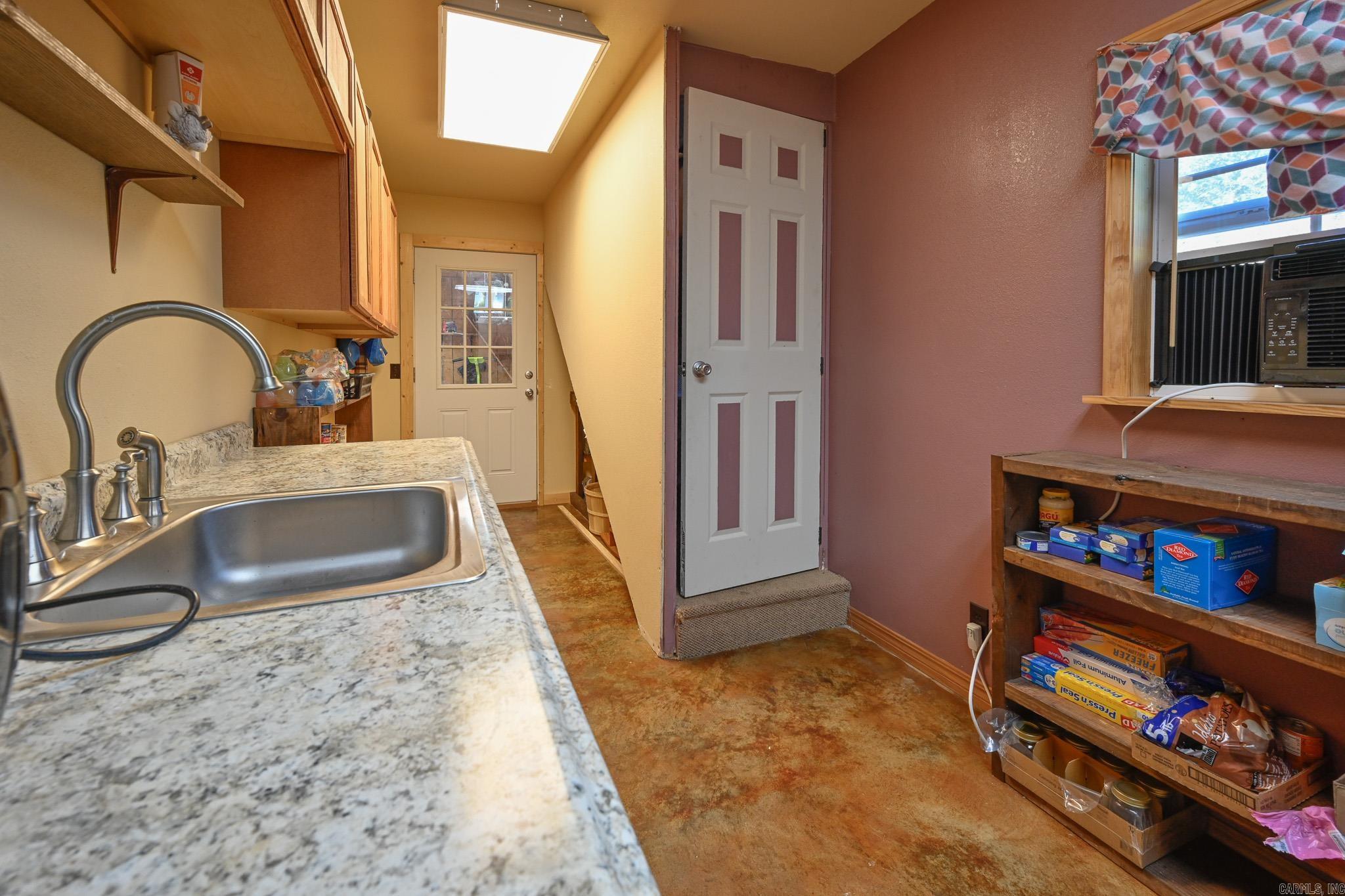 HAMILTONS ADDITION - Residential