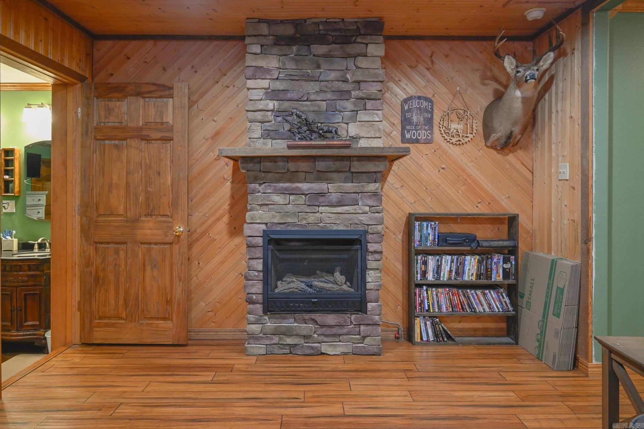 HAMILTONS ADDITION - Residential