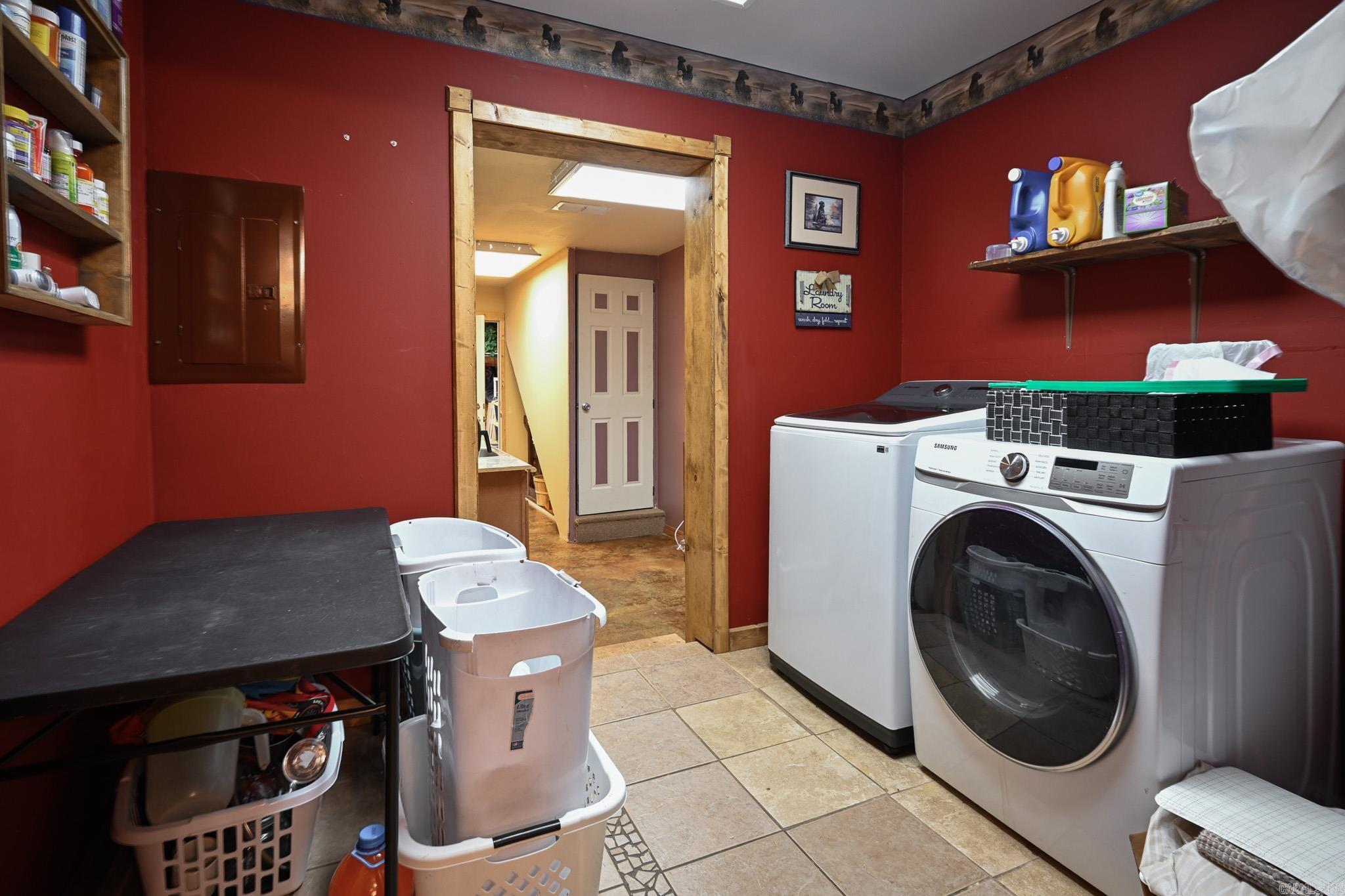 HAMILTONS ADDITION - Residential