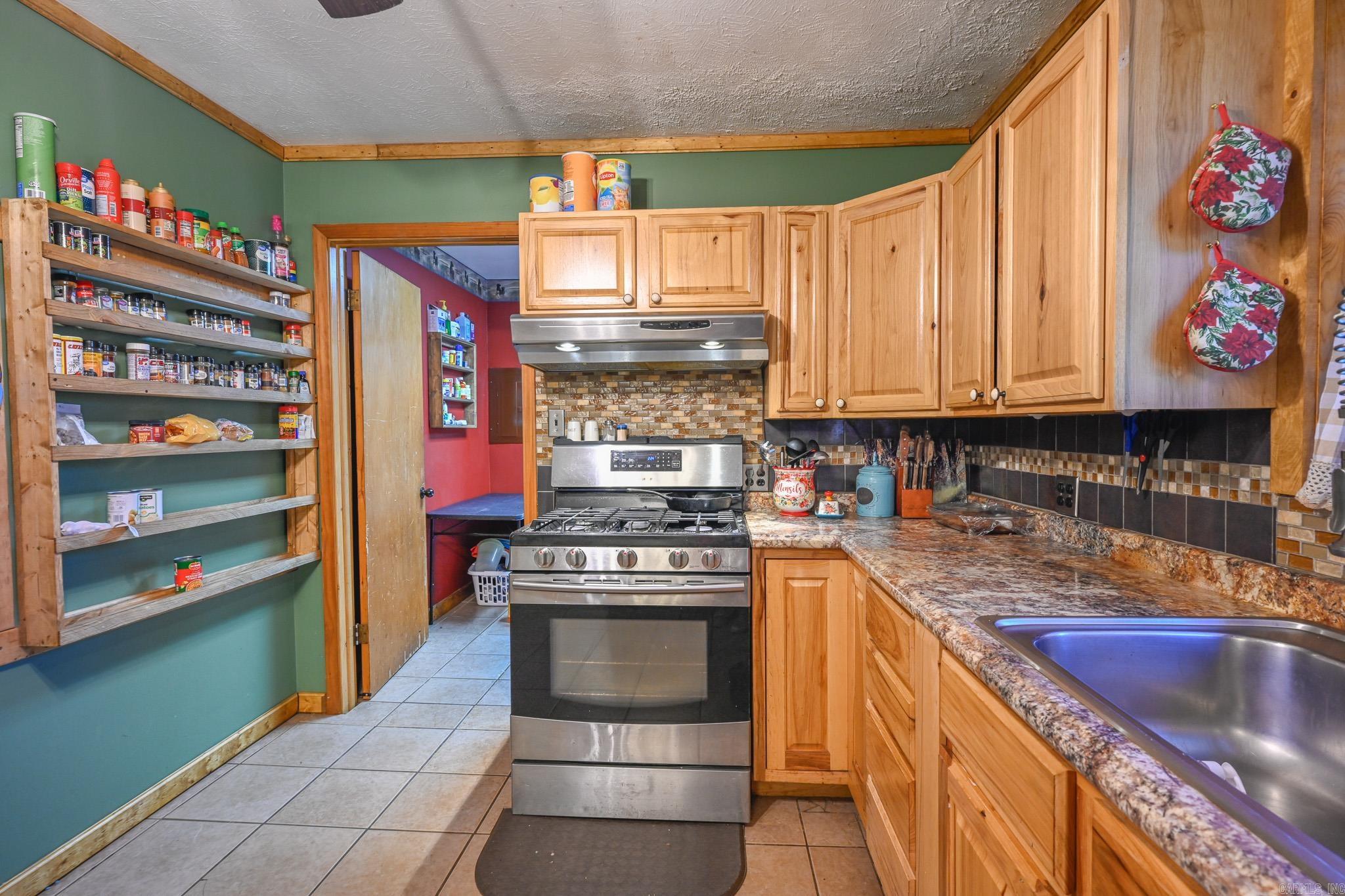 HAMILTONS ADDITION - Residential