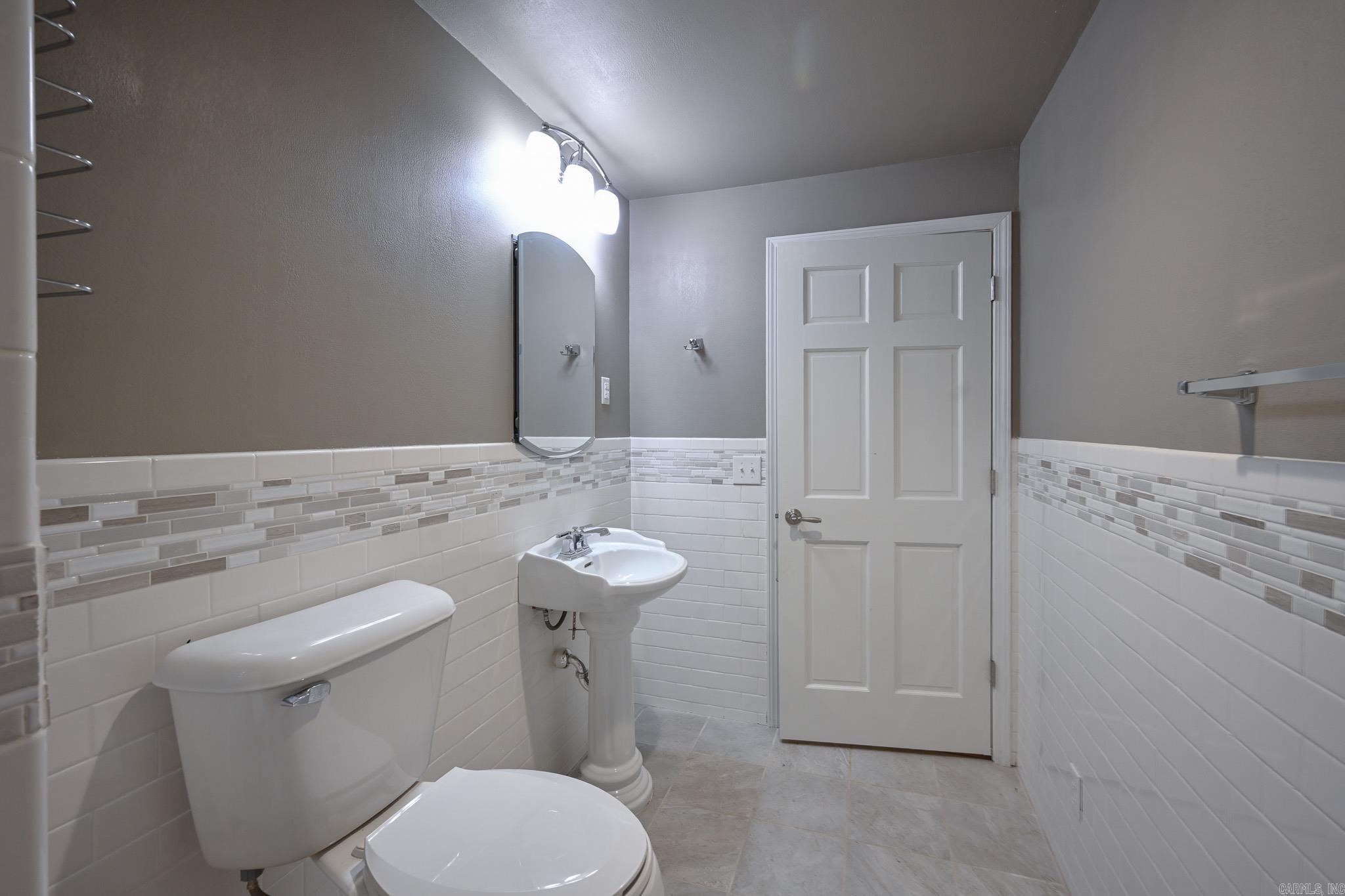 HAMILTONS ADDITION - Residential