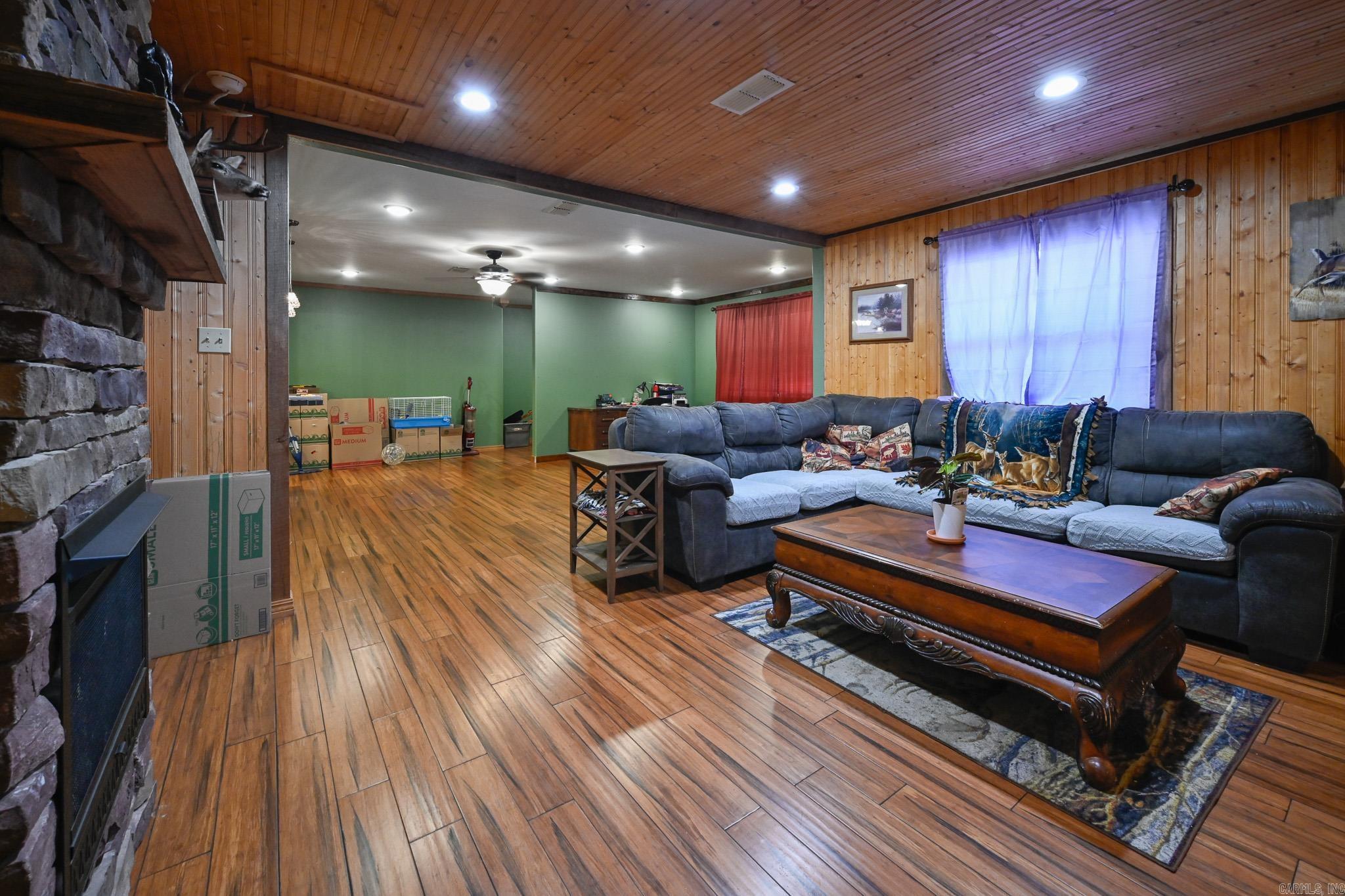 HAMILTONS ADDITION - Residential