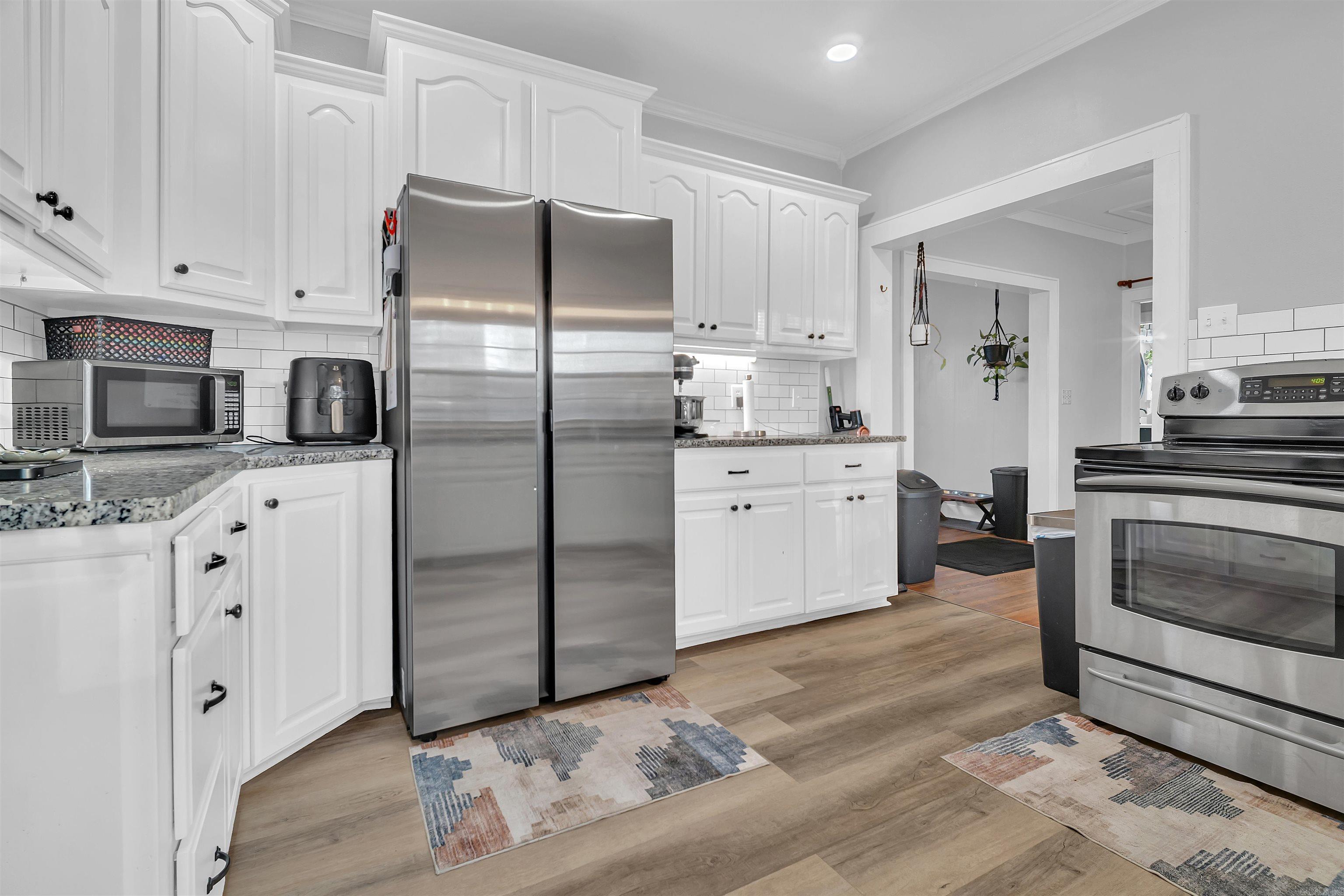 CLIFTONS ADDN - Residential