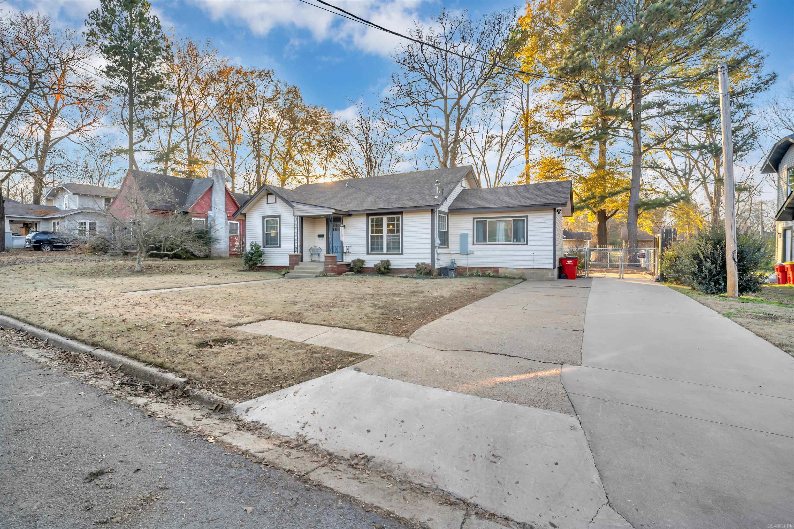 CLIFTONS ADDN - Residential