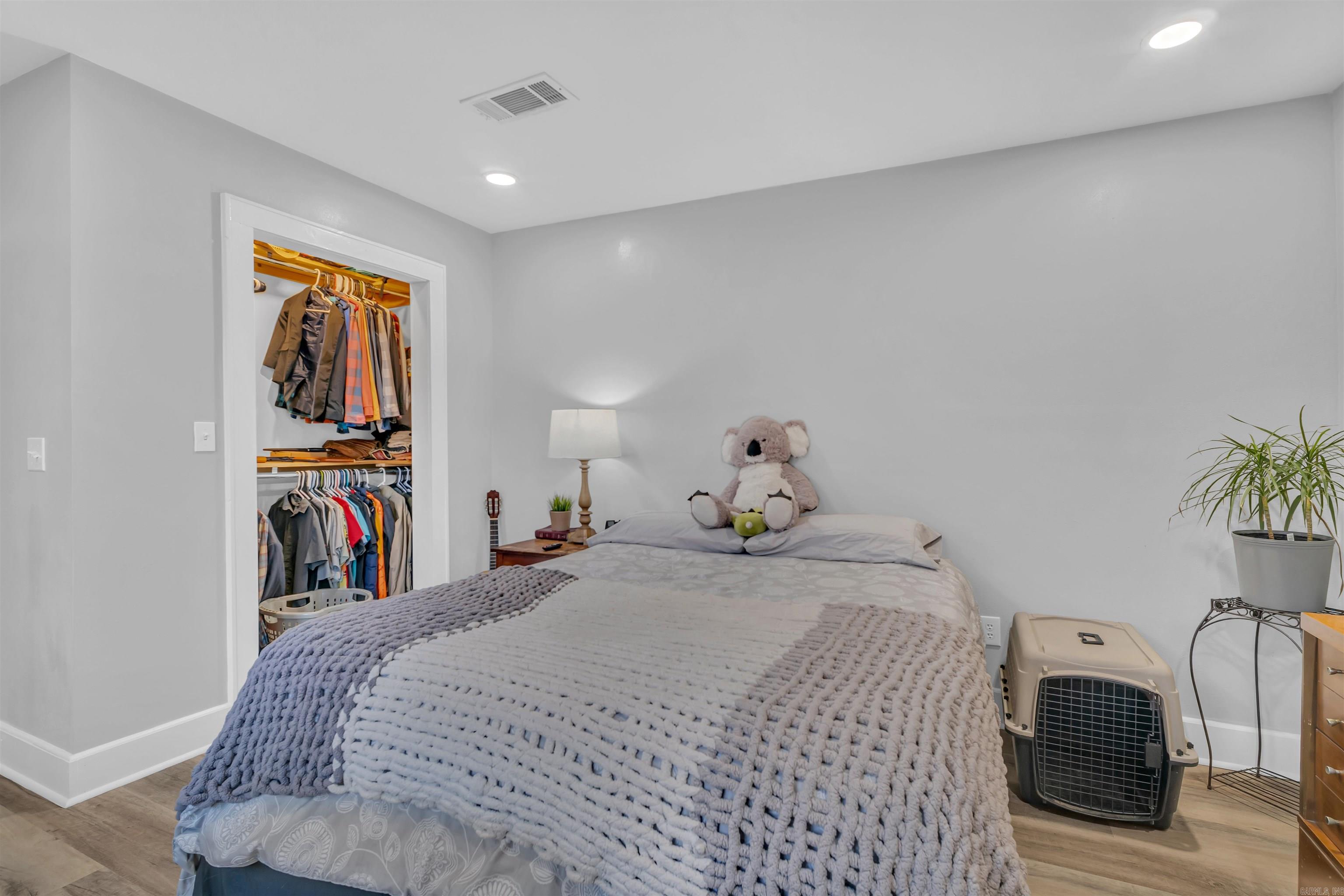 CLIFTONS ADDN - Residential