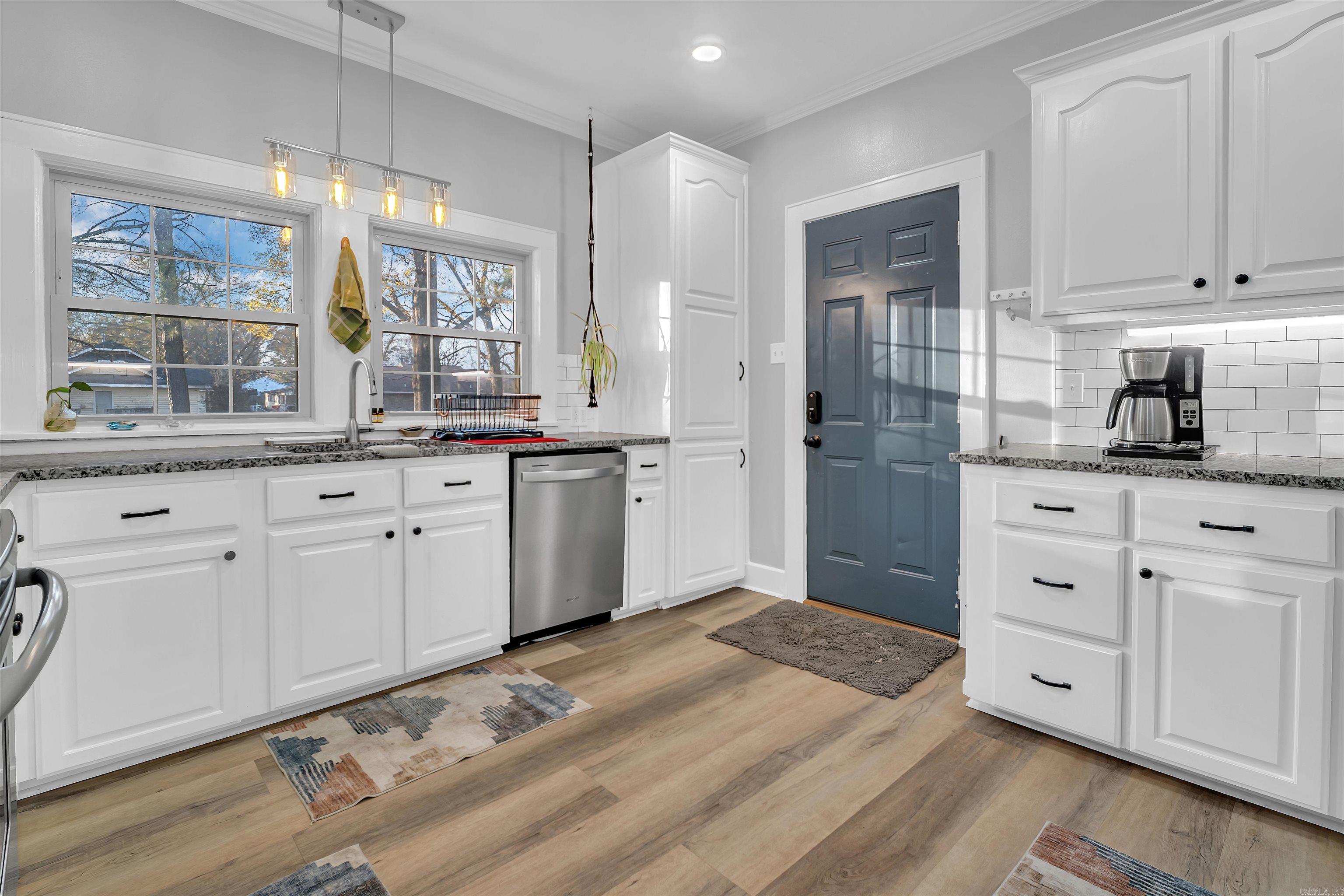 CLIFTONS ADDN - Residential