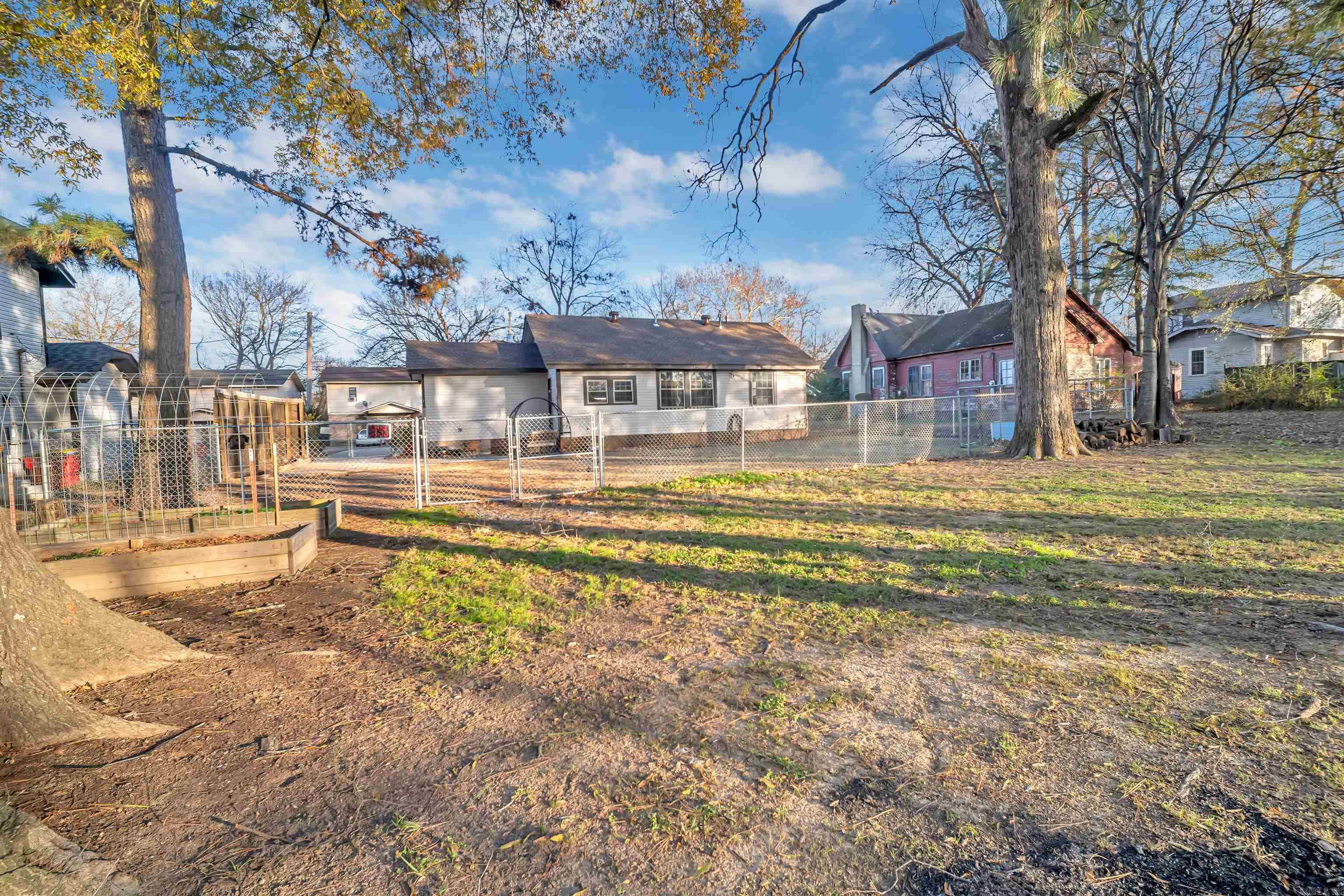 CLIFTONS ADDN - Residential