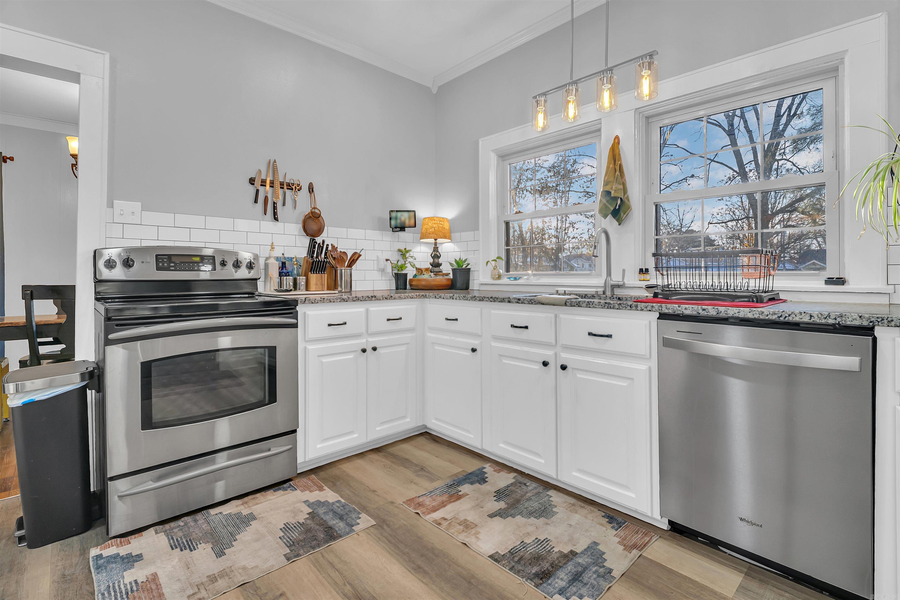 CLIFTONS ADDN - Residential