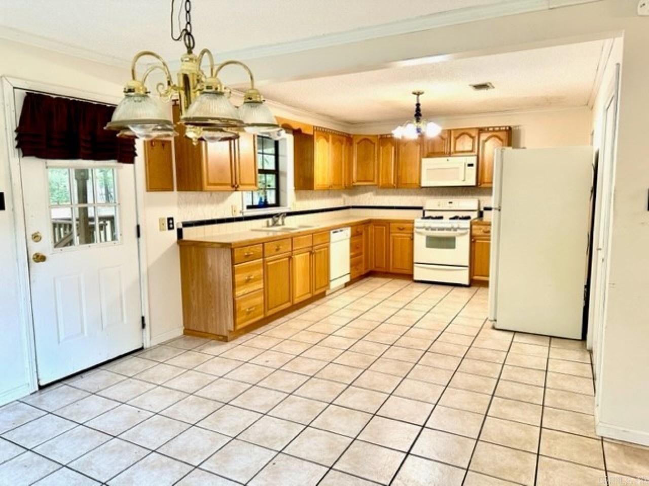 WEDGEWOOD HILLS - Residential