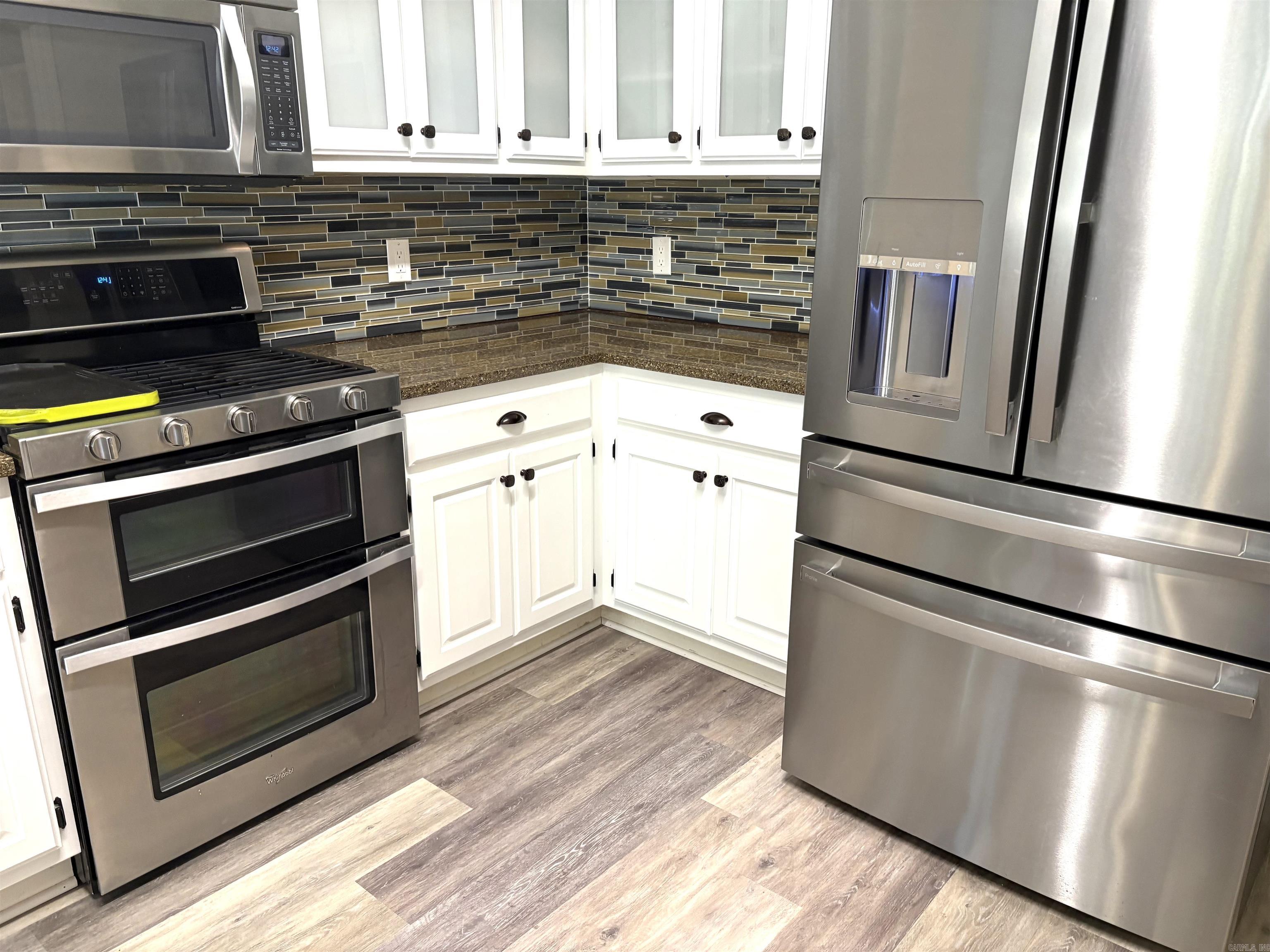 RIVER OAKS - Residential