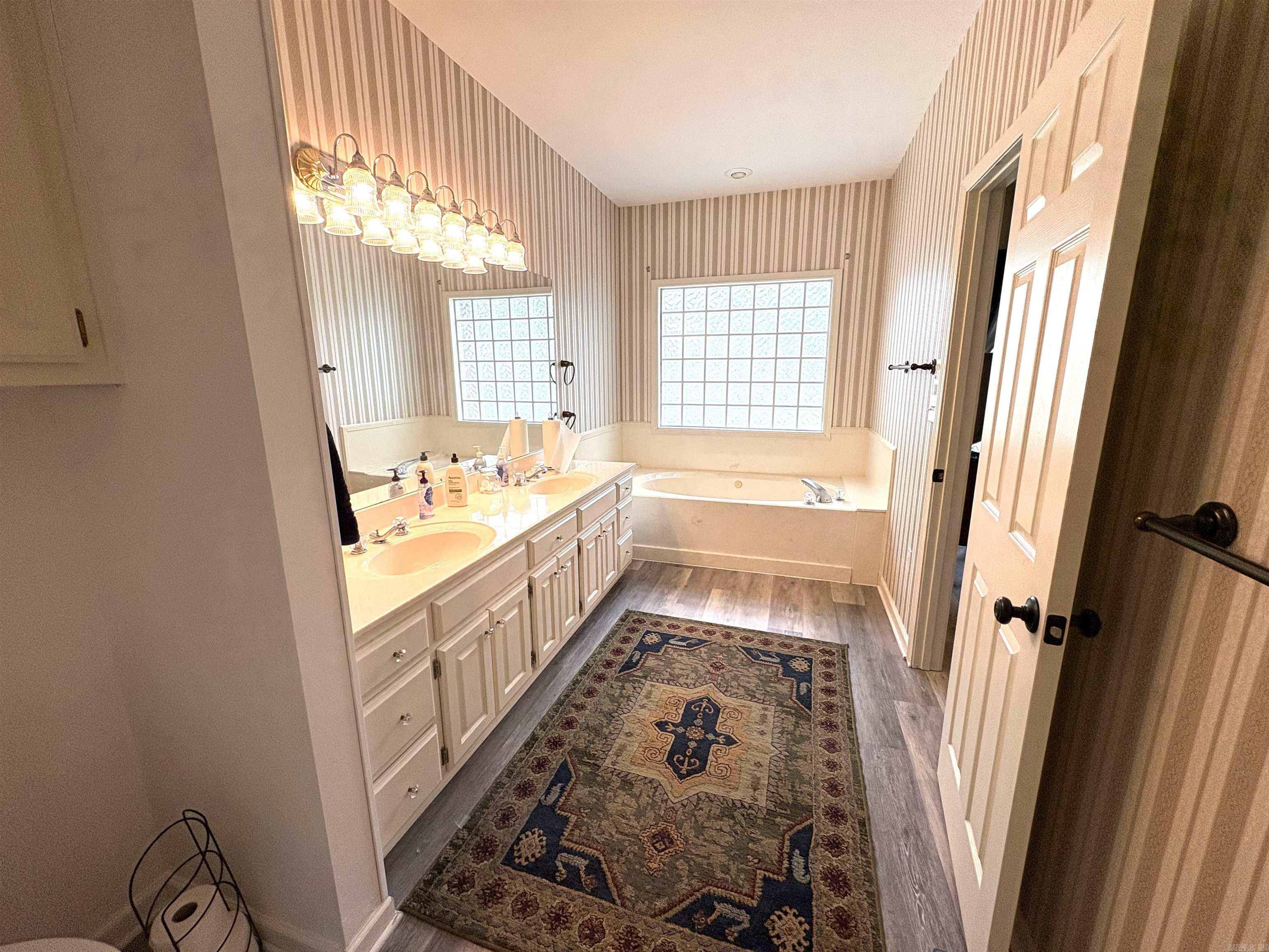 RIVER OAKS - Residential