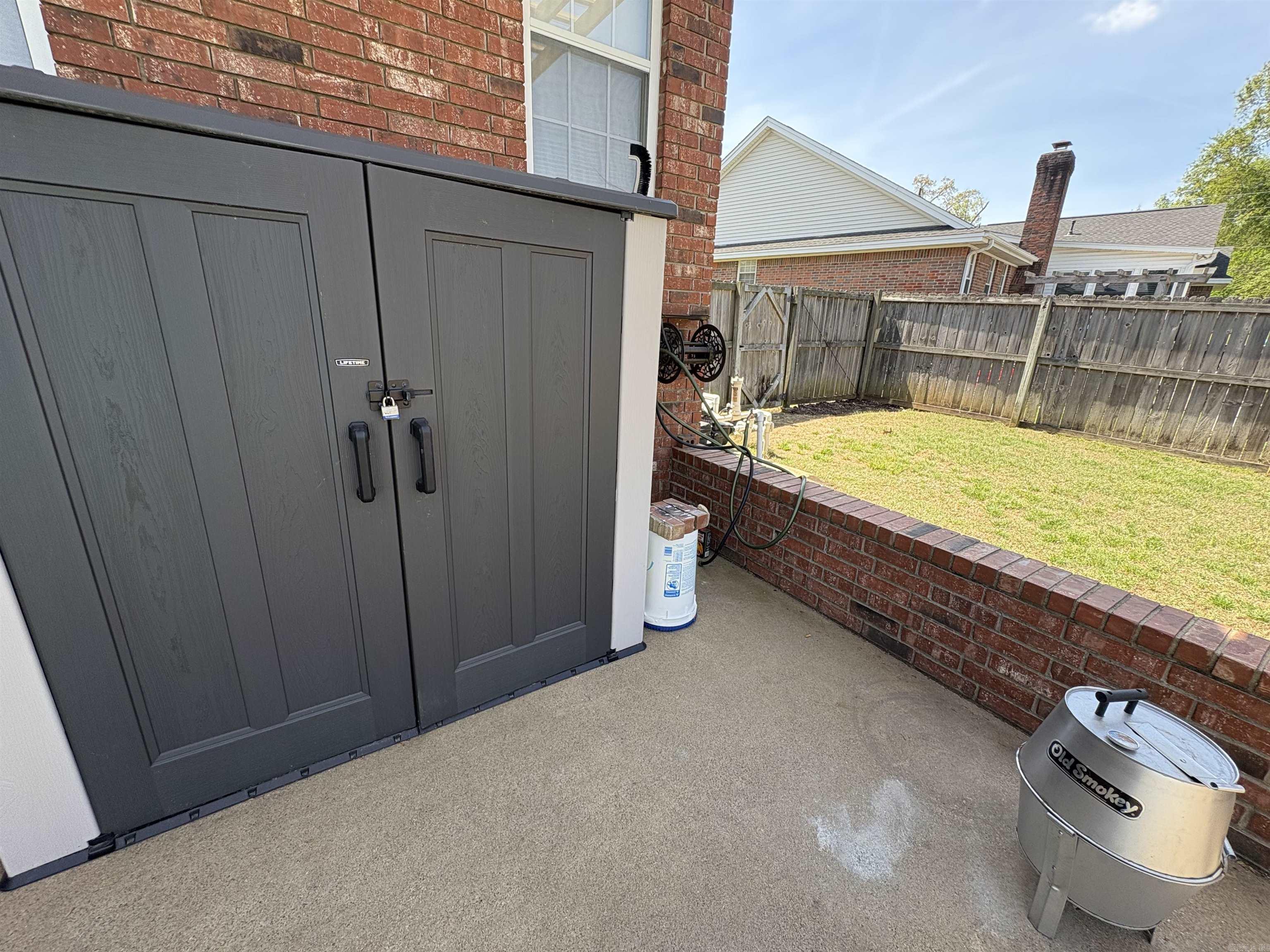 RIVER OAKS - Residential