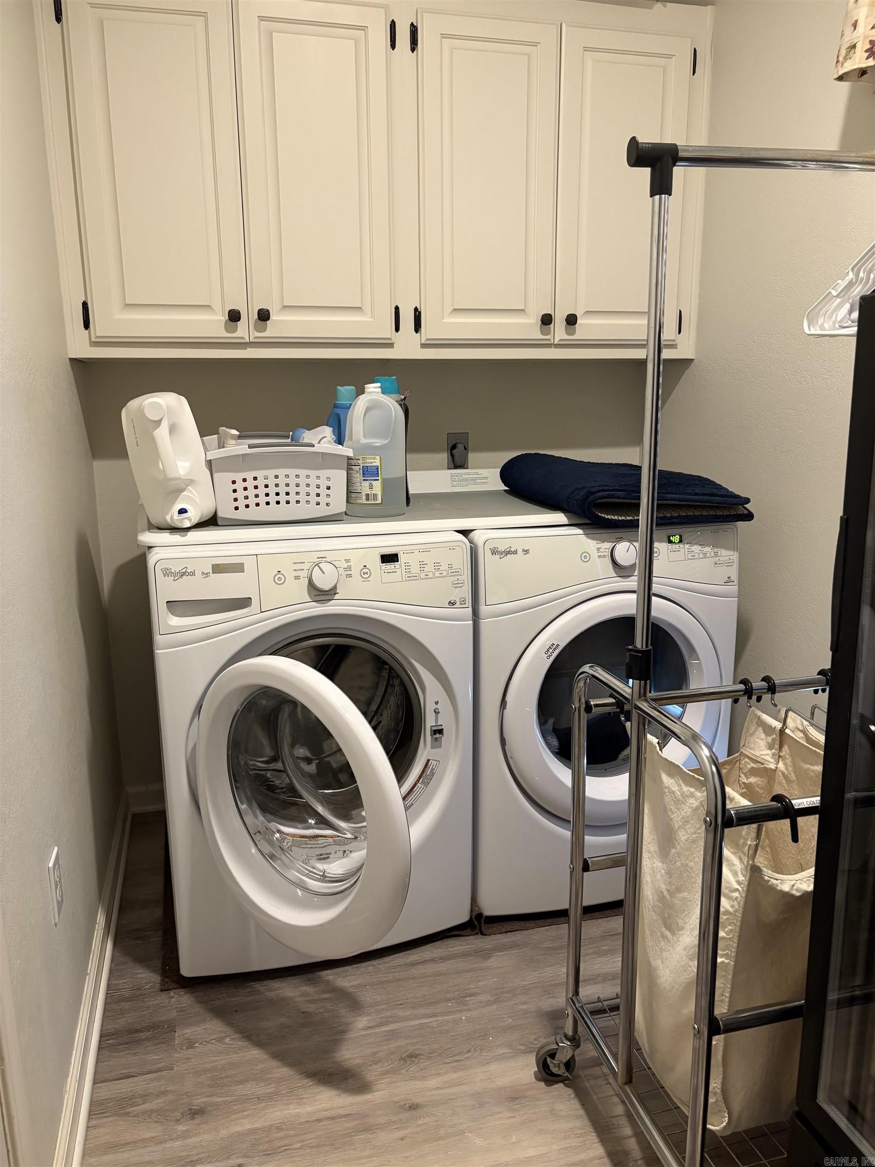 RIVER OAKS - Residential