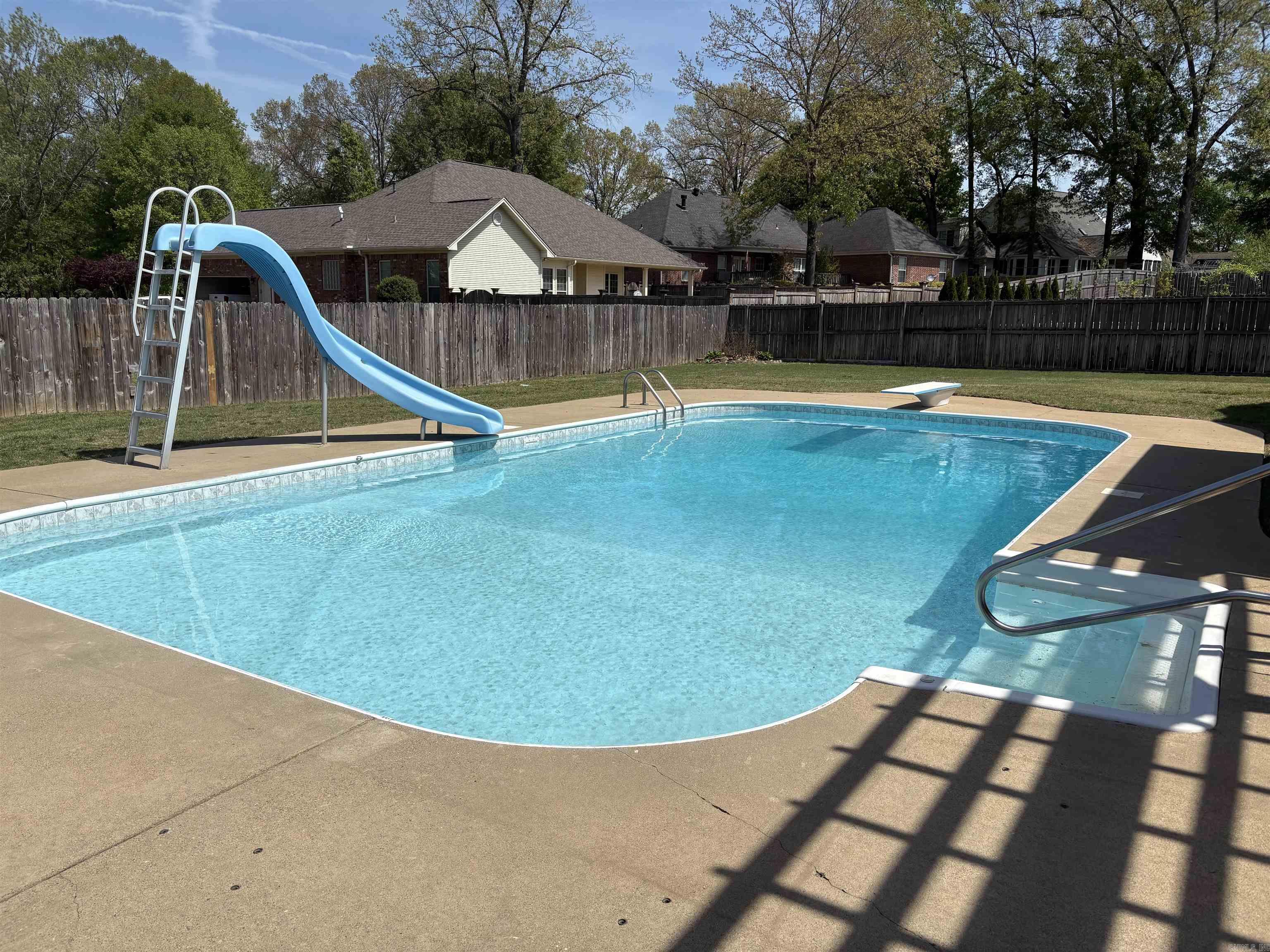 RIVER OAKS - Residential