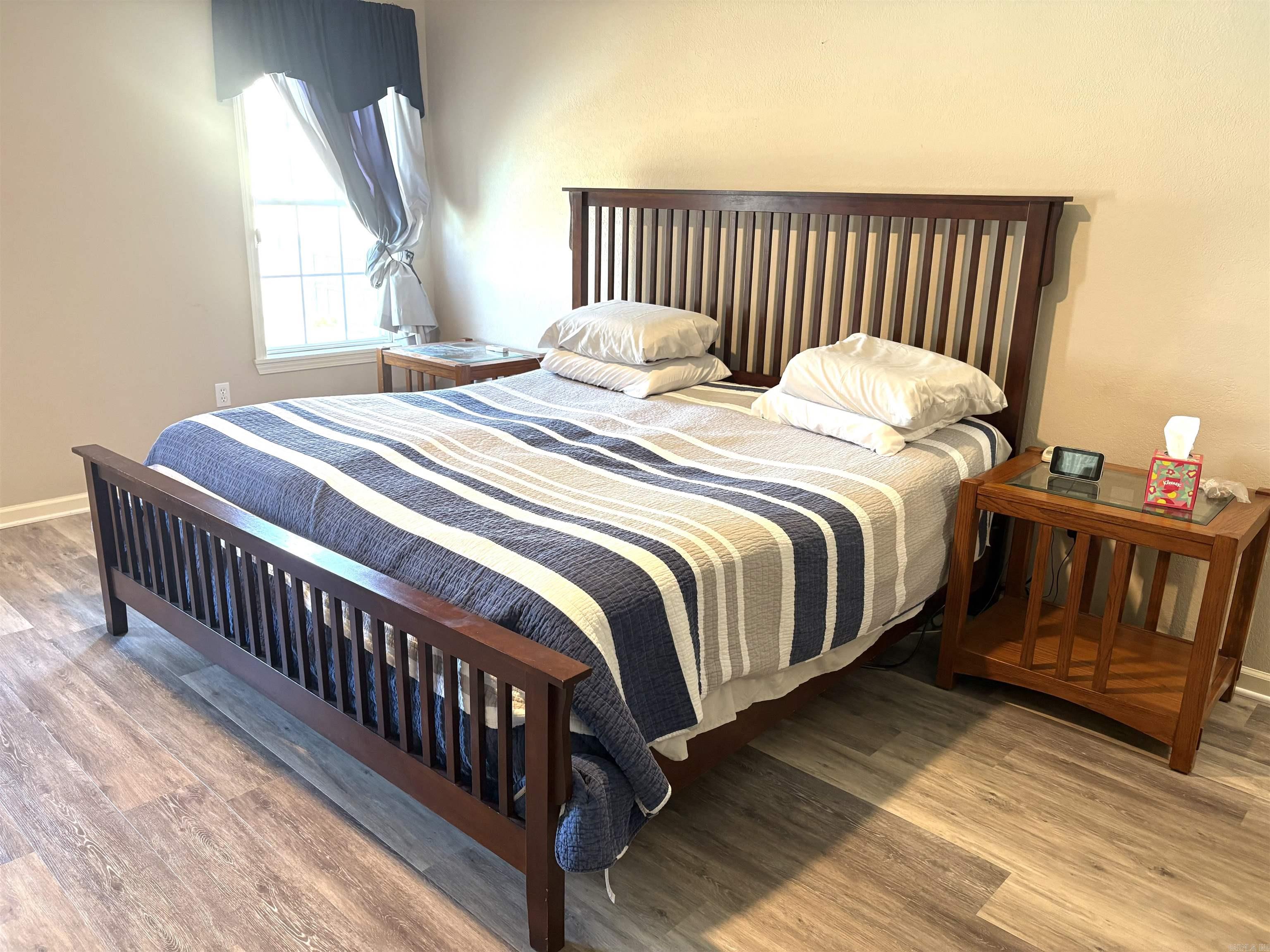 RIVER OAKS - Residential