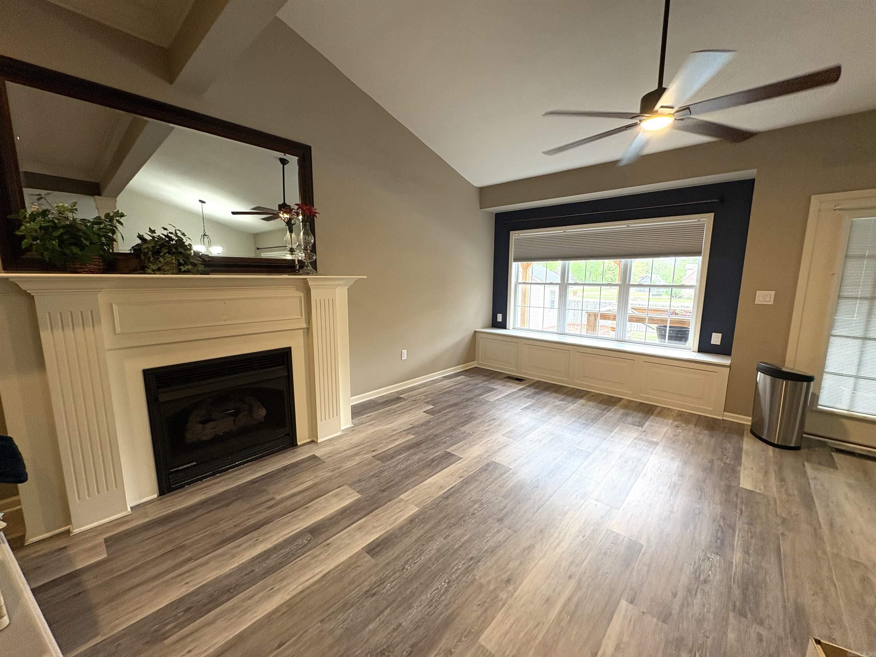 RIVER OAKS - Residential