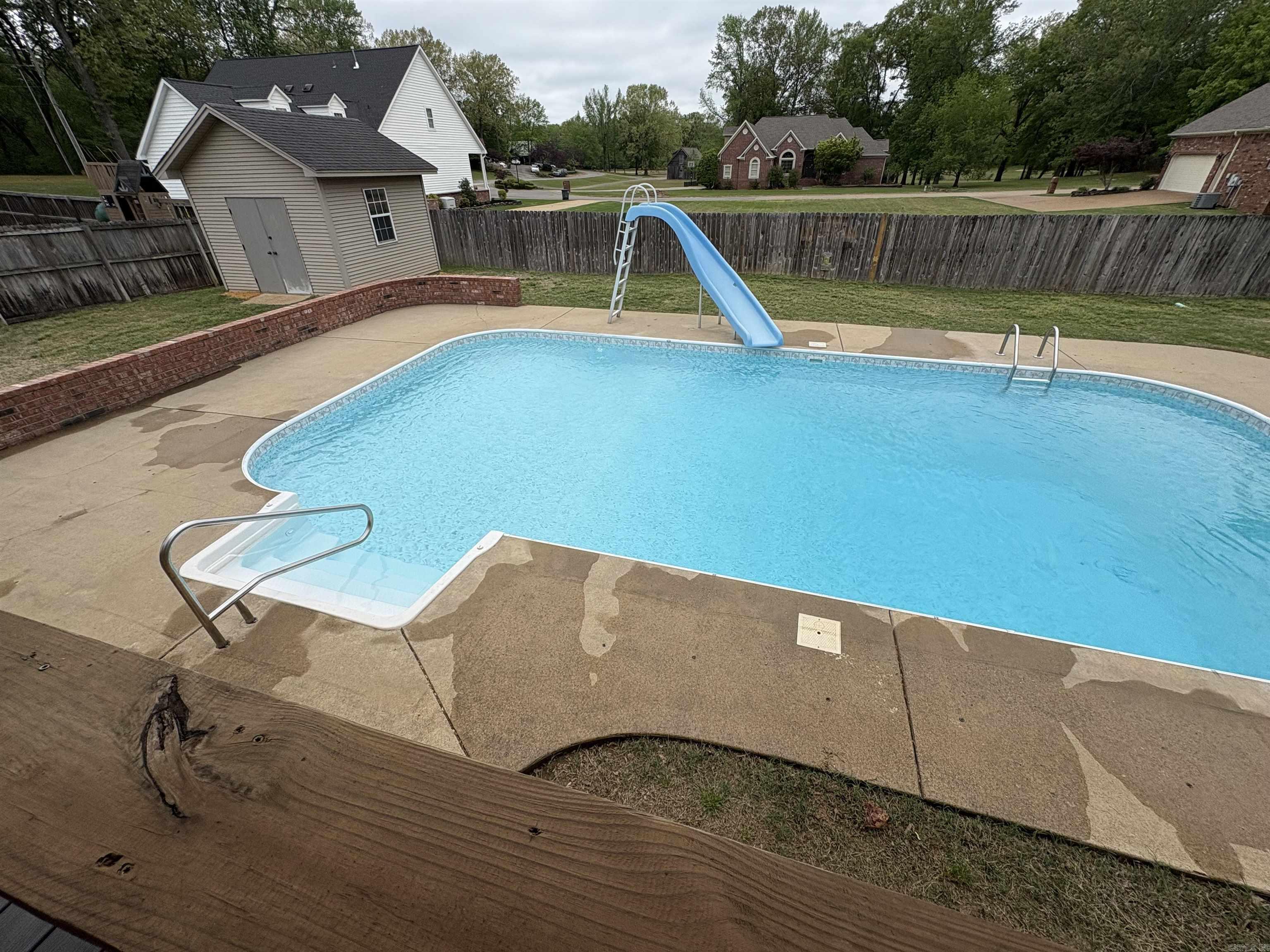 RIVER OAKS - Residential