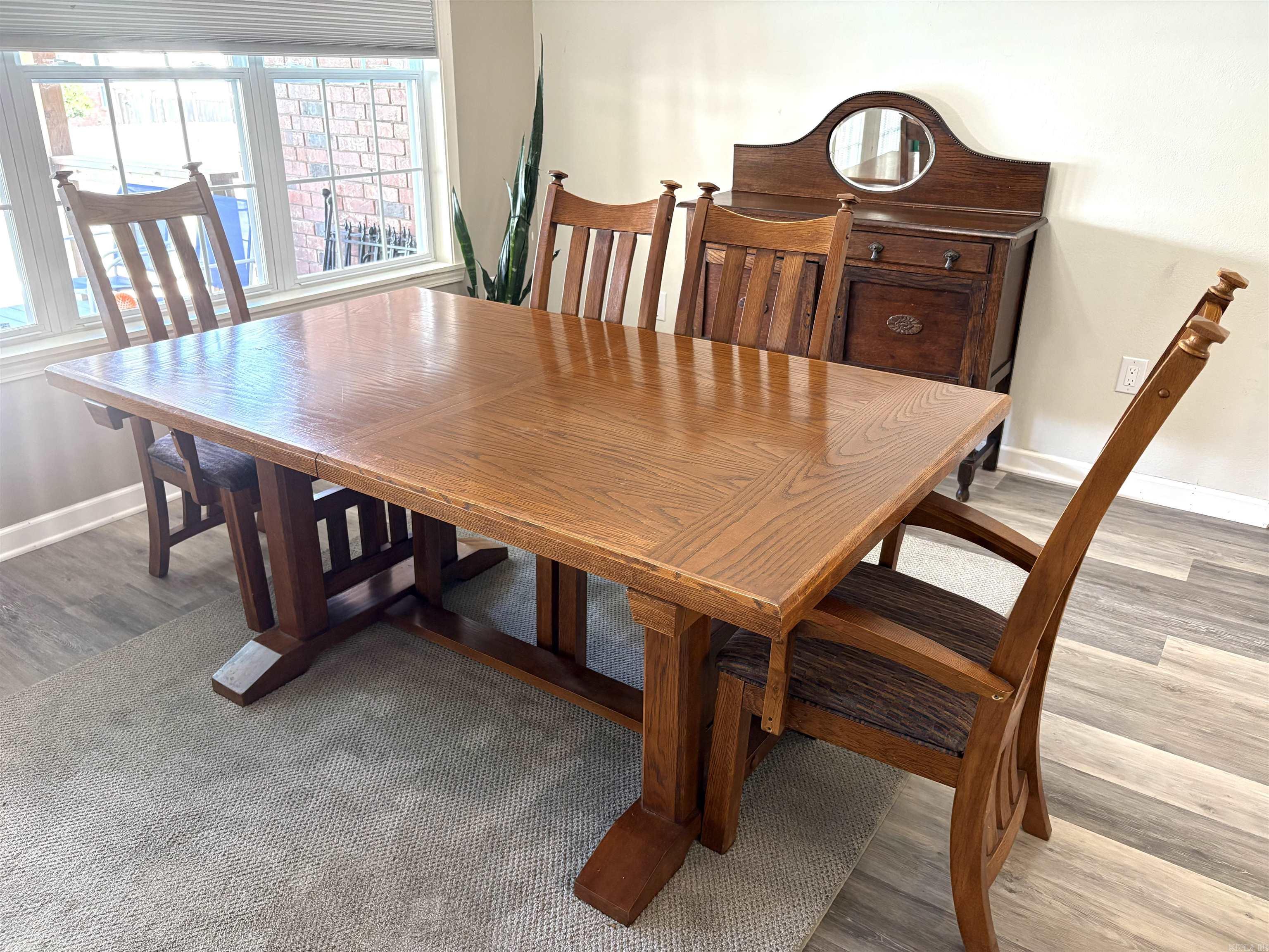 RIVER OAKS - Residential