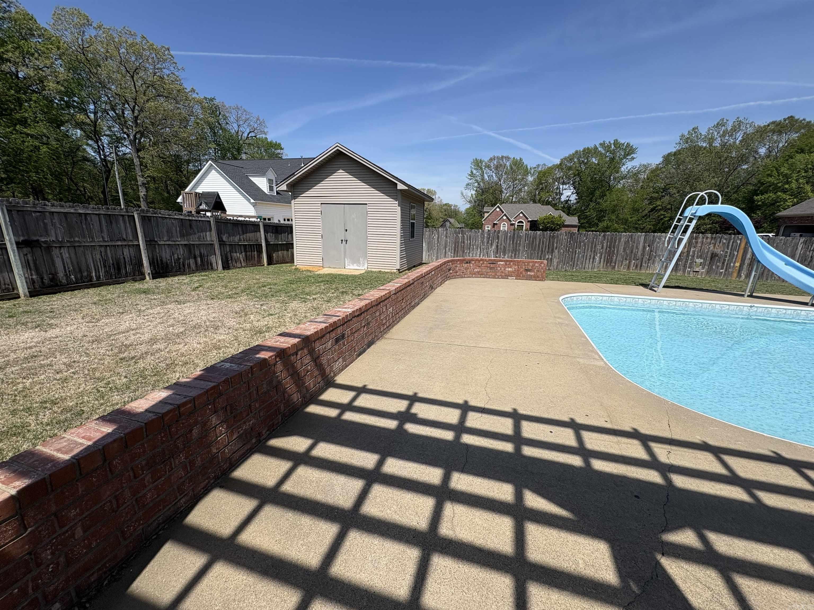 RIVER OAKS - Residential