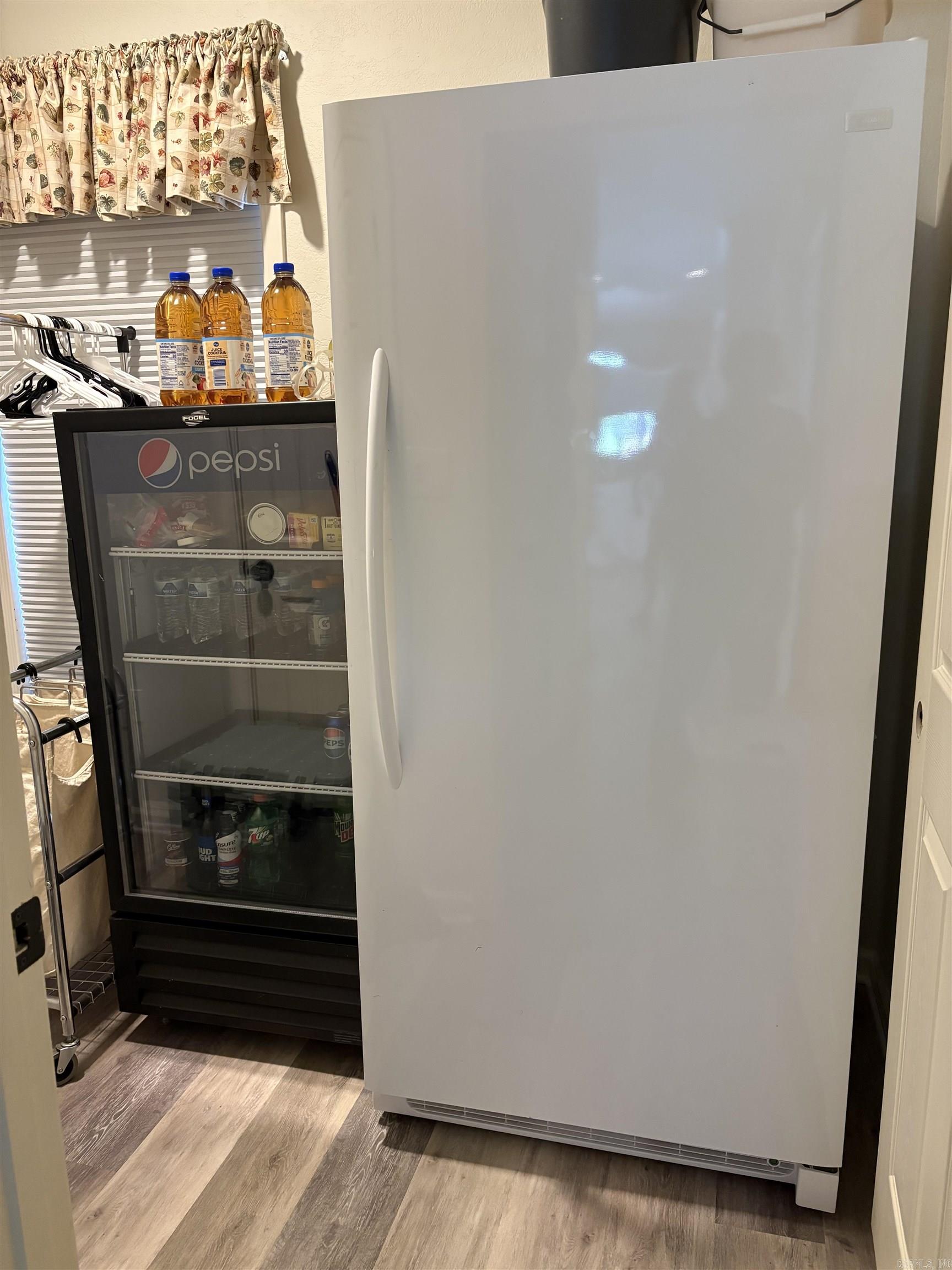 RIVER OAKS - Residential