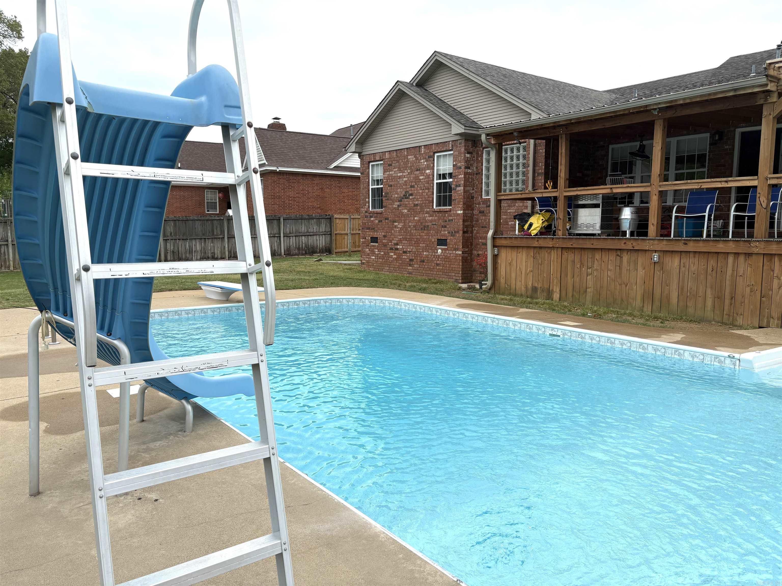 RIVER OAKS - Residential