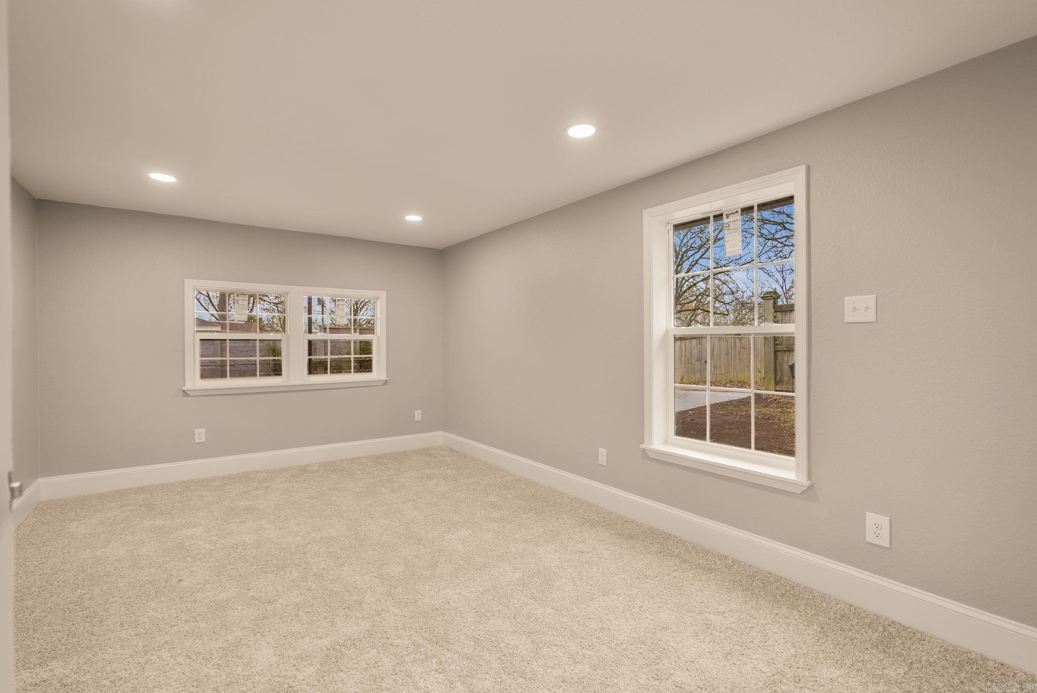 LINCOLN PARK - Residential