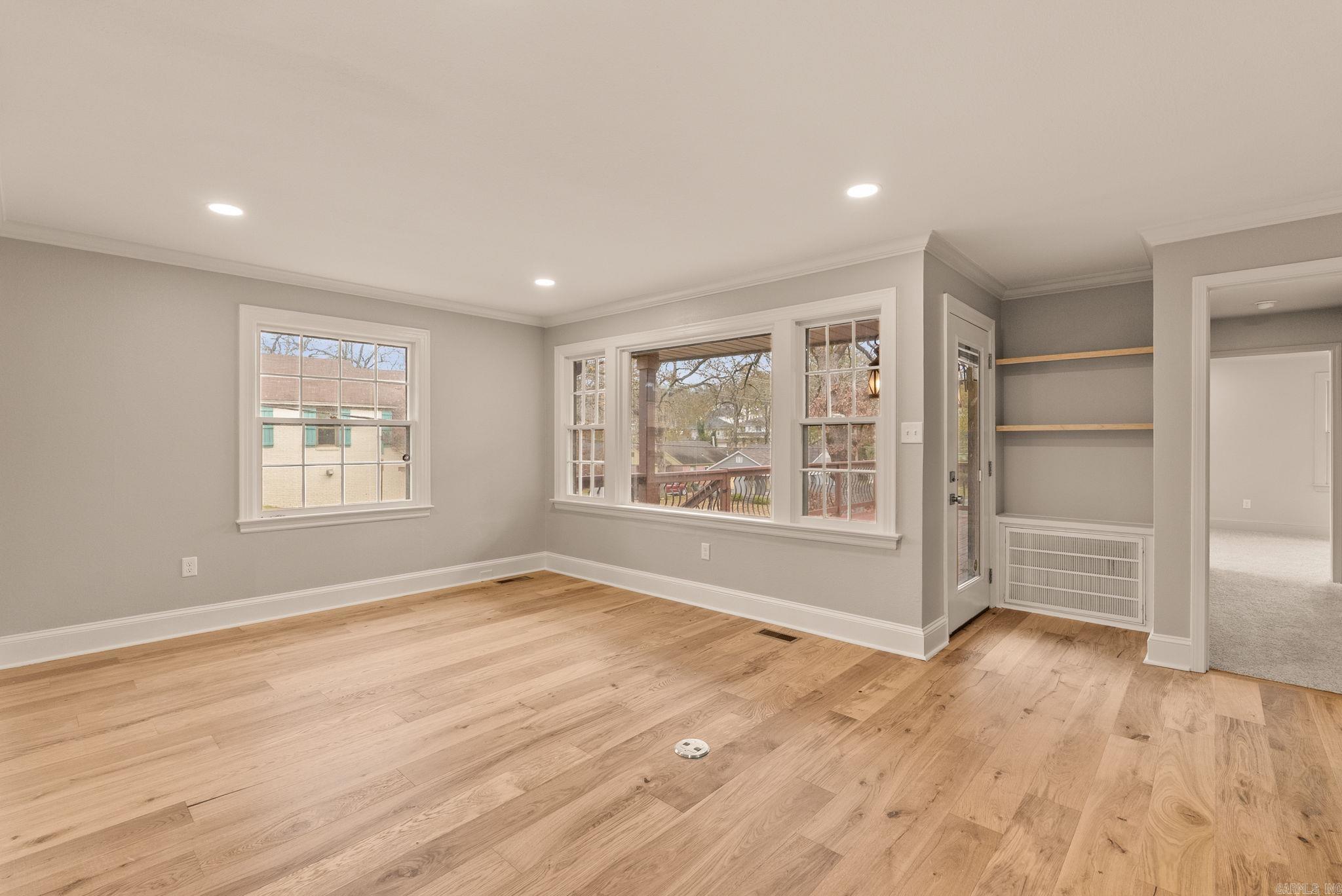 LINCOLN PARK - Residential