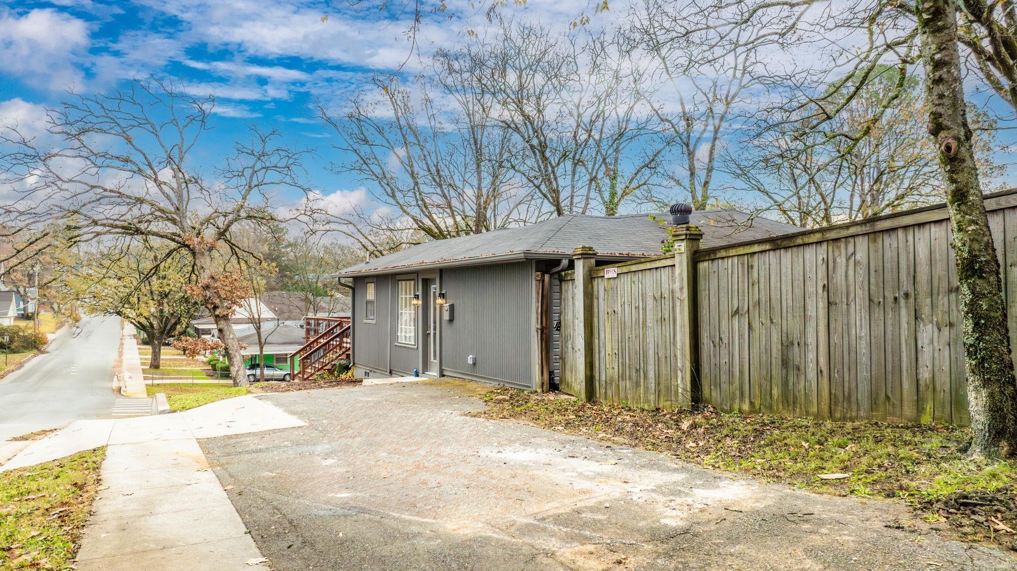 LINCOLN PARK - Residential