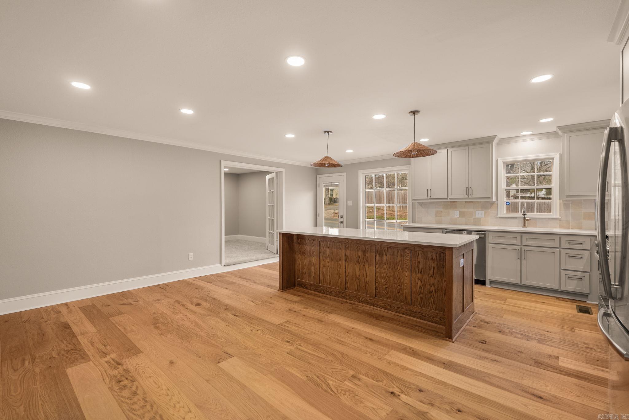 LINCOLN PARK - Residential