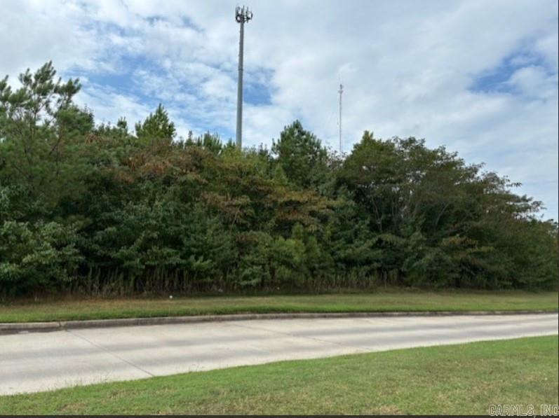 Commercial property on a busy street. Great location.