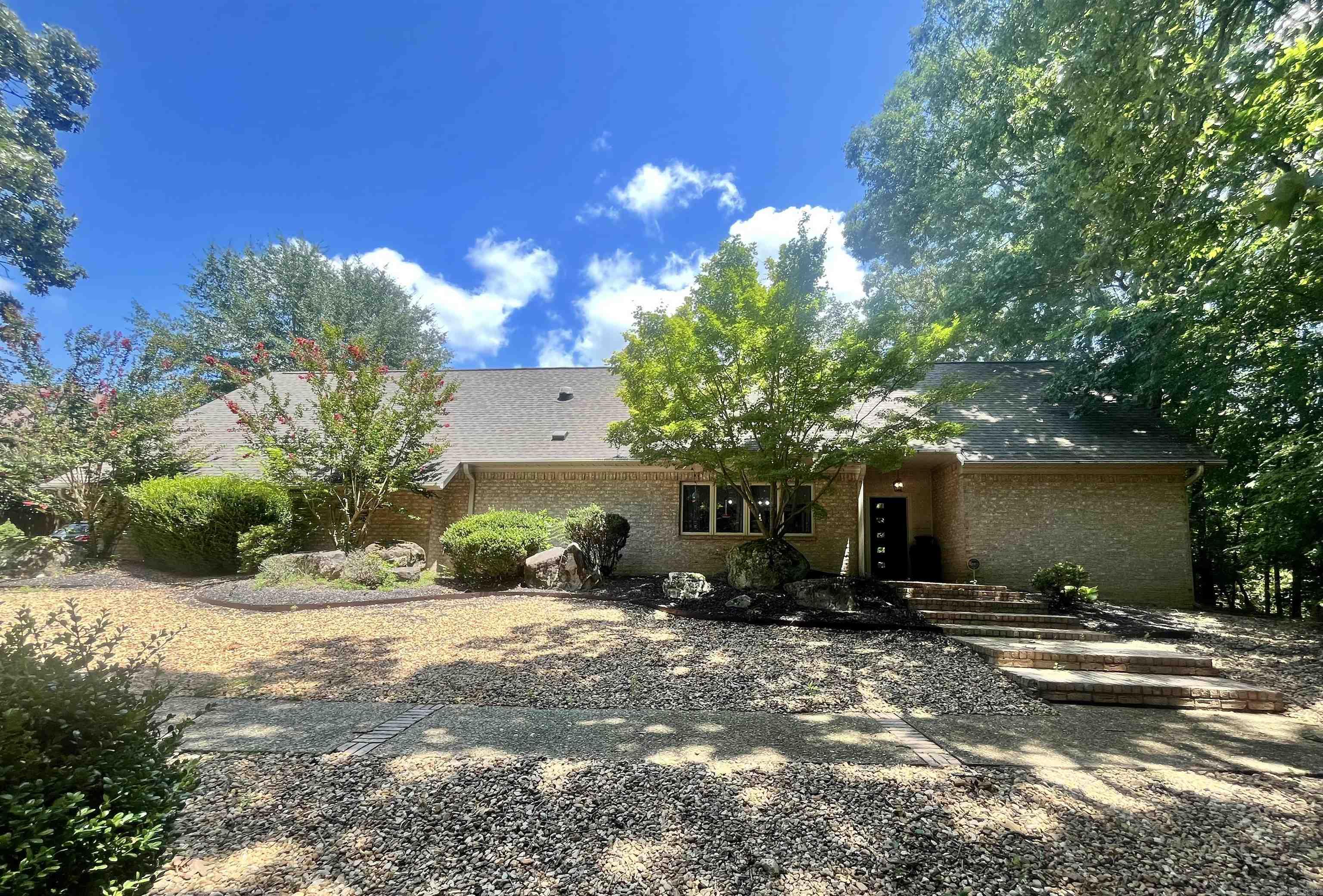 WELLINGTON POINTE - Residential