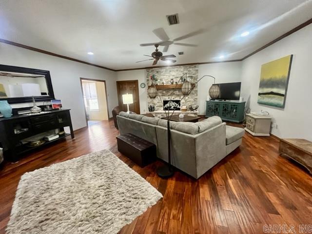 WELLINGTON POINTE - Residential