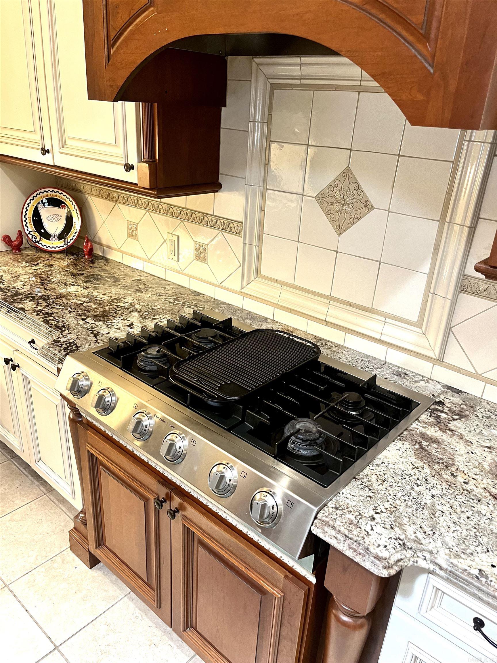 WELLINGTON POINTE - Residential