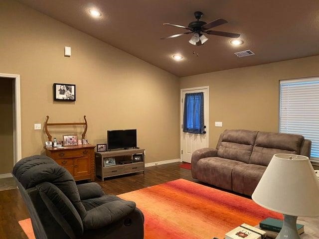 COCANOUGHERS CORNER - Residential