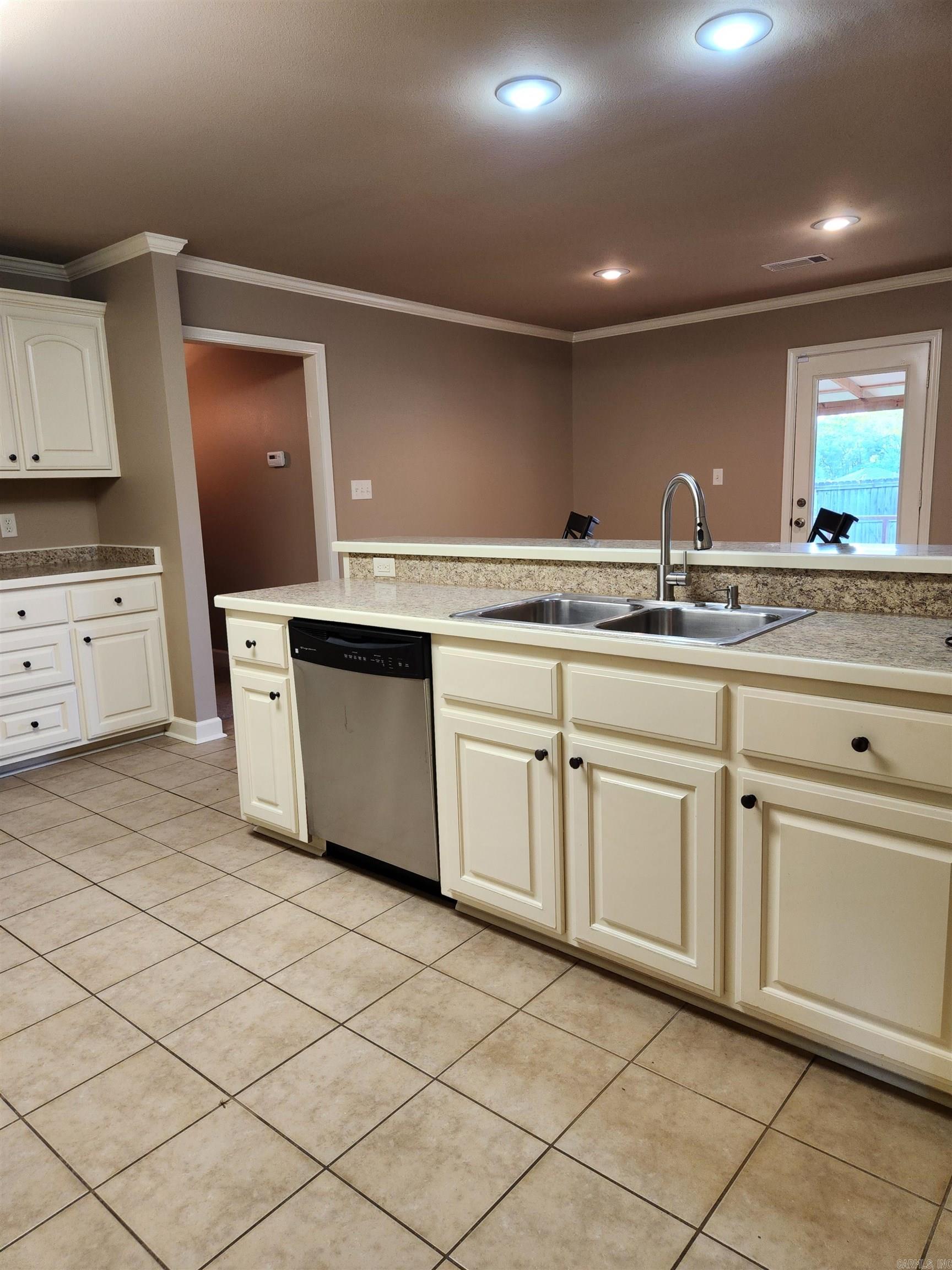 HIDDEN MEADOWS - Residential