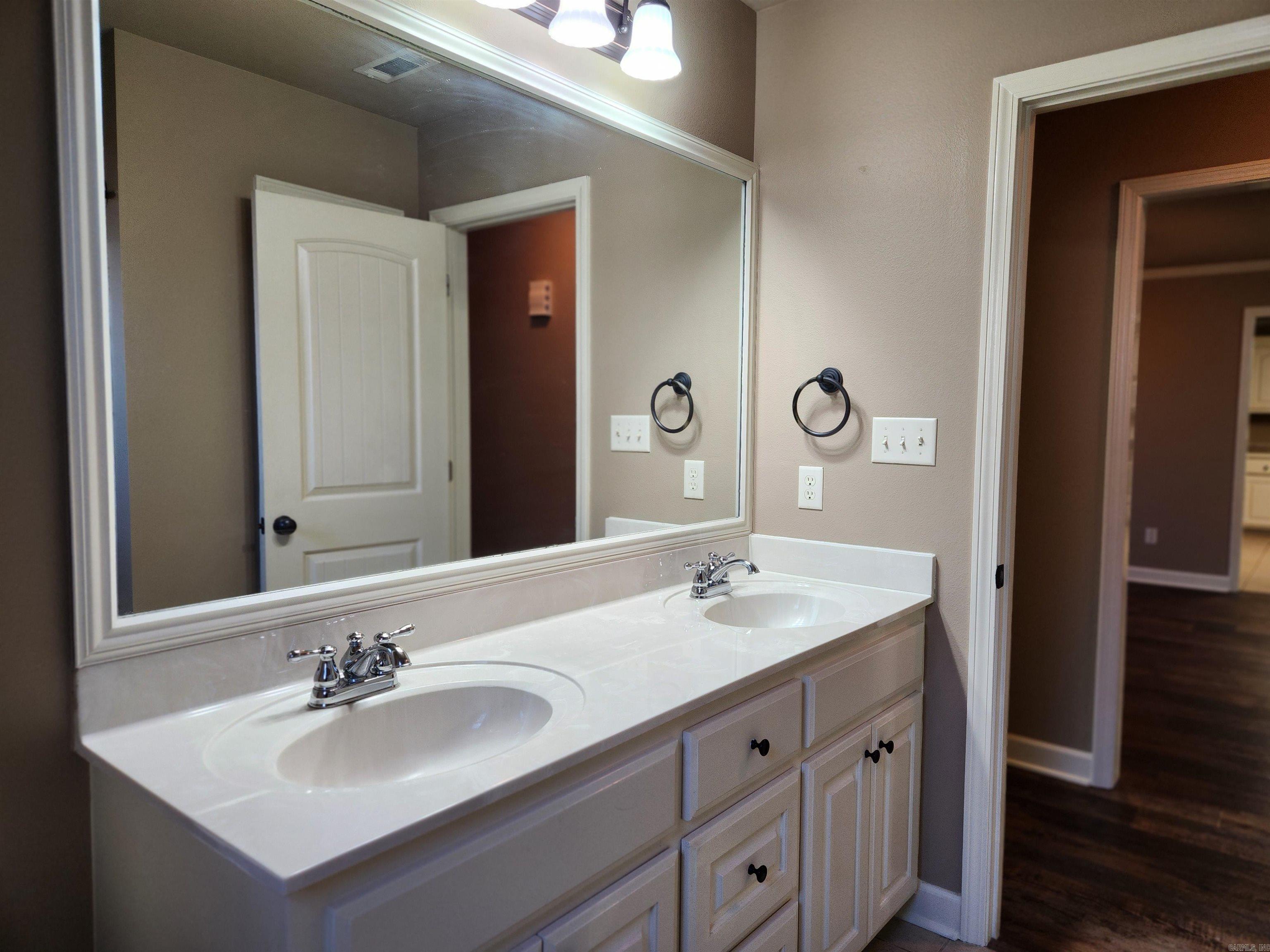 HIDDEN MEADOWS - Residential