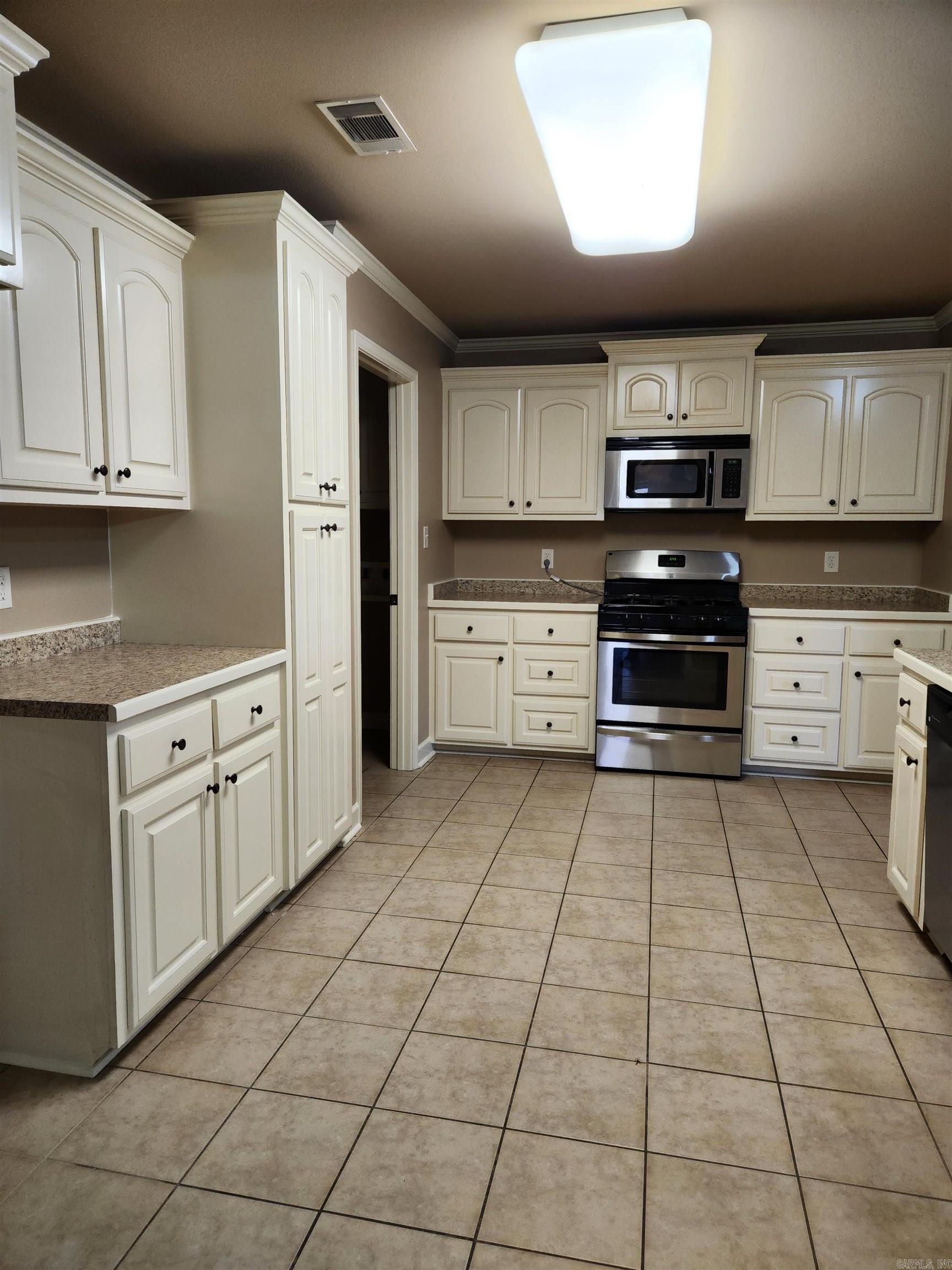 HIDDEN MEADOWS - Residential