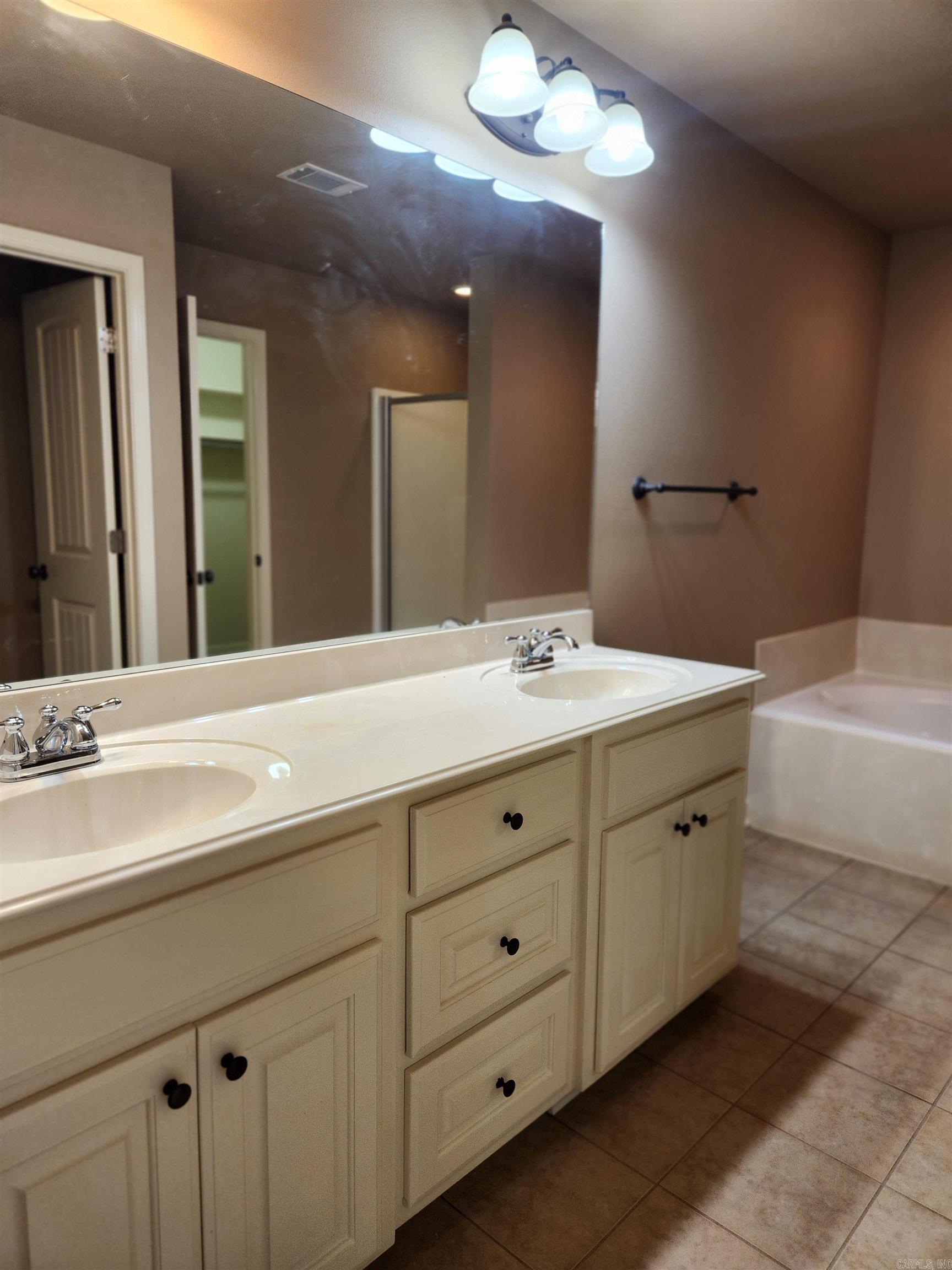 HIDDEN MEADOWS - Residential