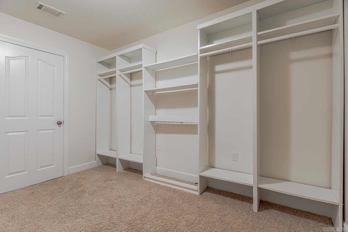 LAKE CREST ESTATES - Residential