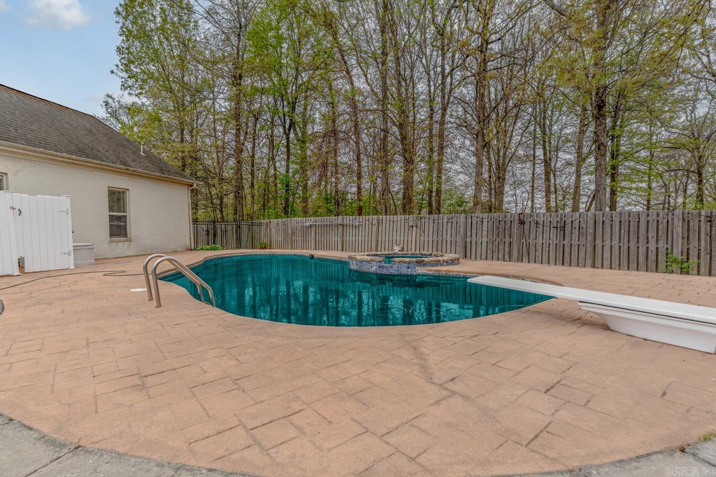 LAKE CREST ESTATES - Residential