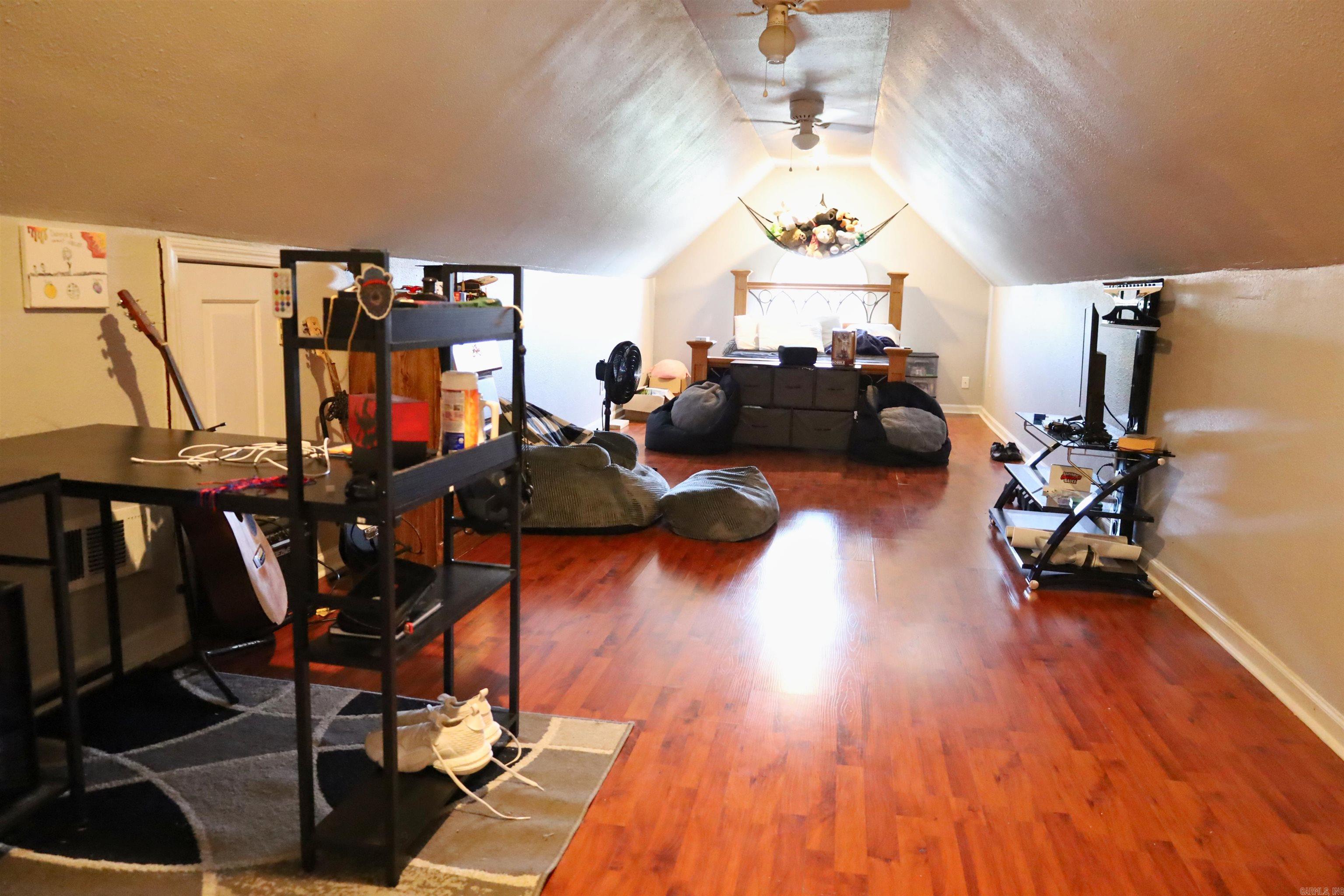JULIE ANN SUB - Residential