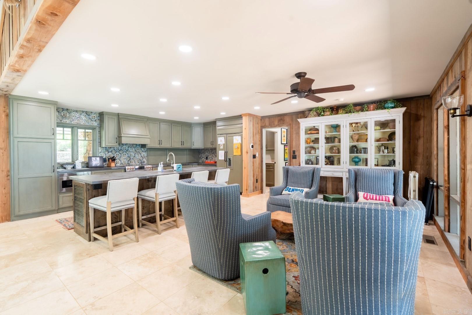 Eden Isle-Country Club - Residential